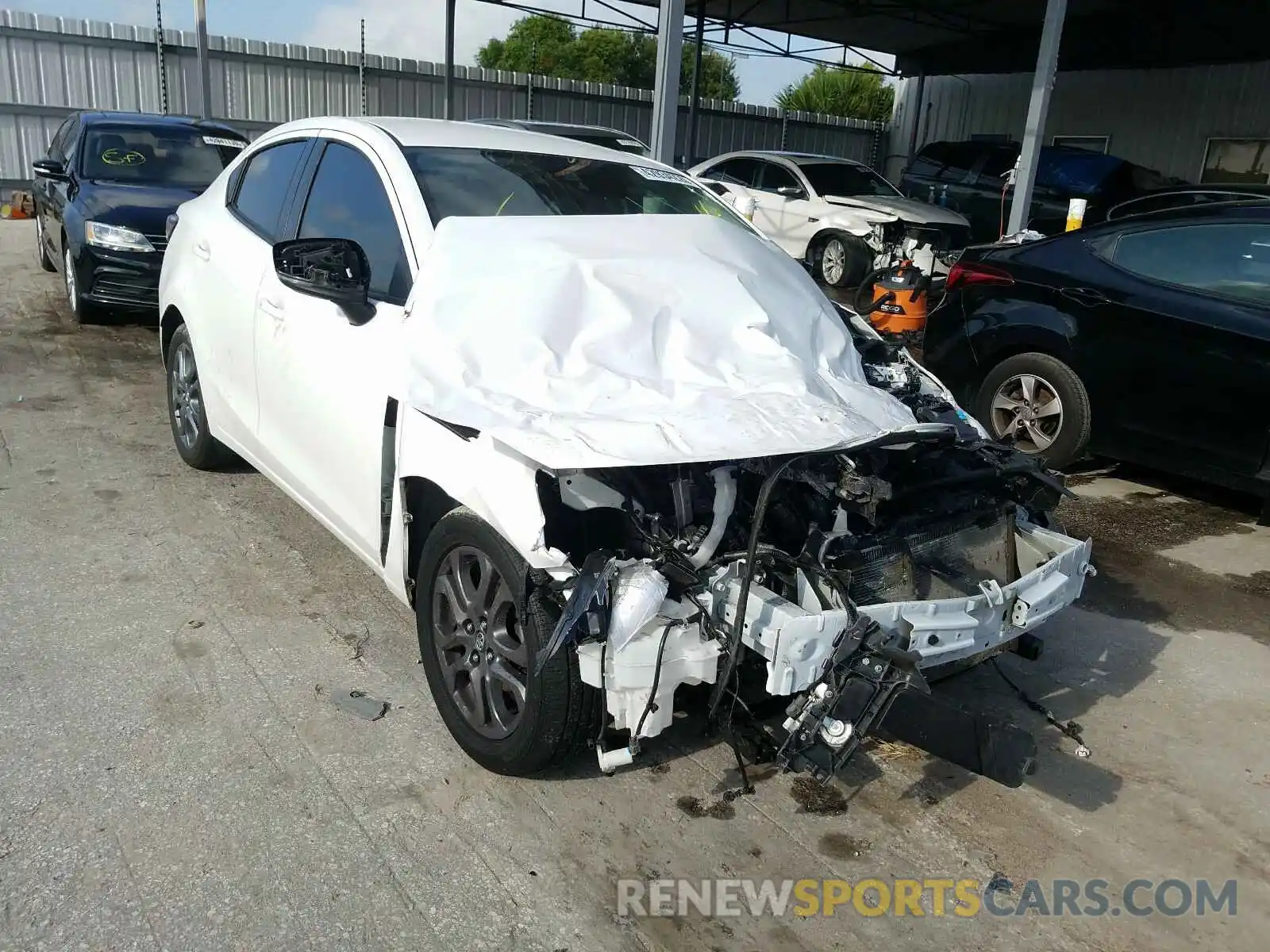 1 Photograph of a damaged car 3MYDLBYV3KY523026 TOYOTA YARIS 2019