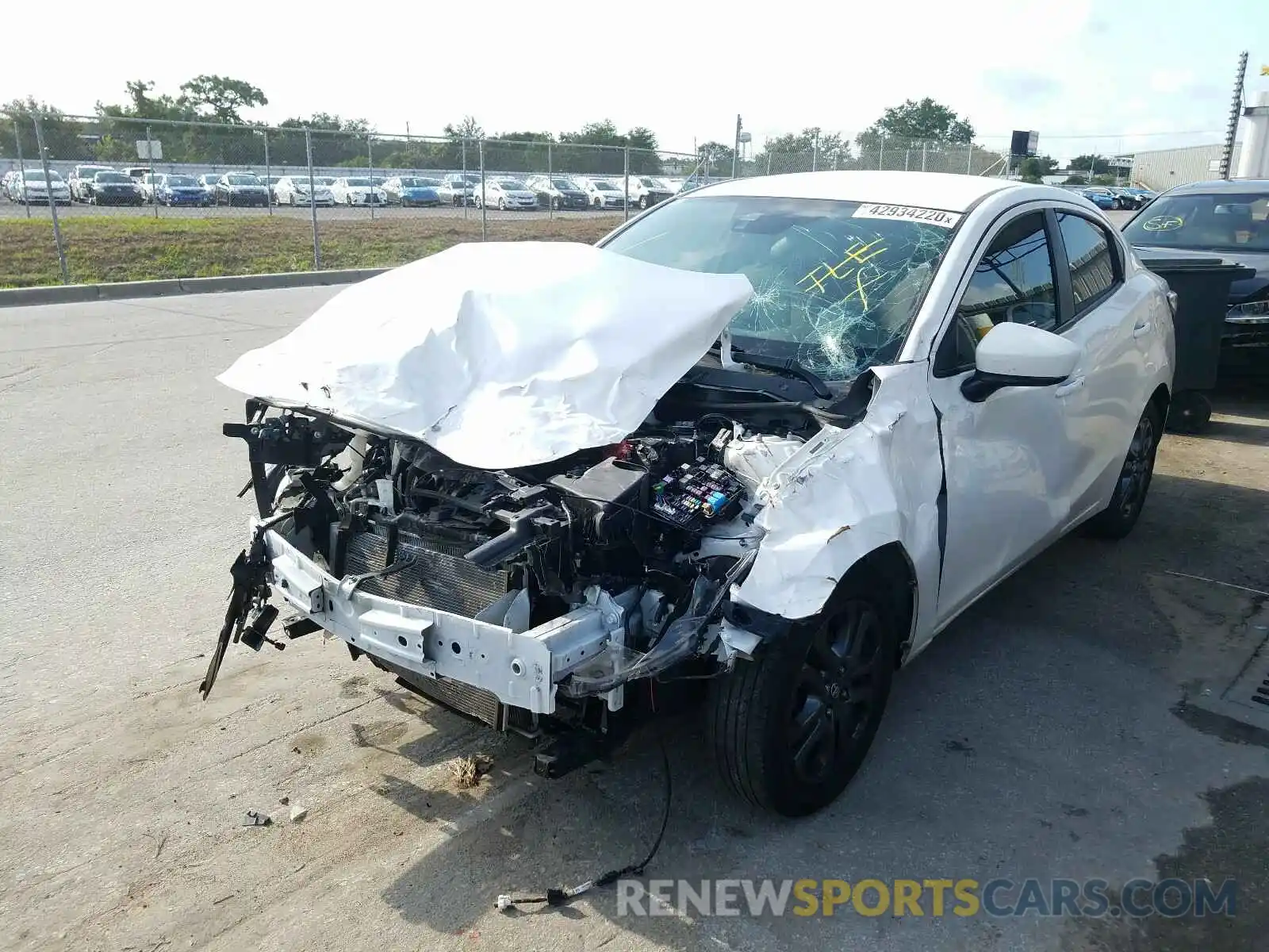 2 Photograph of a damaged car 3MYDLBYV3KY523026 TOYOTA YARIS 2019