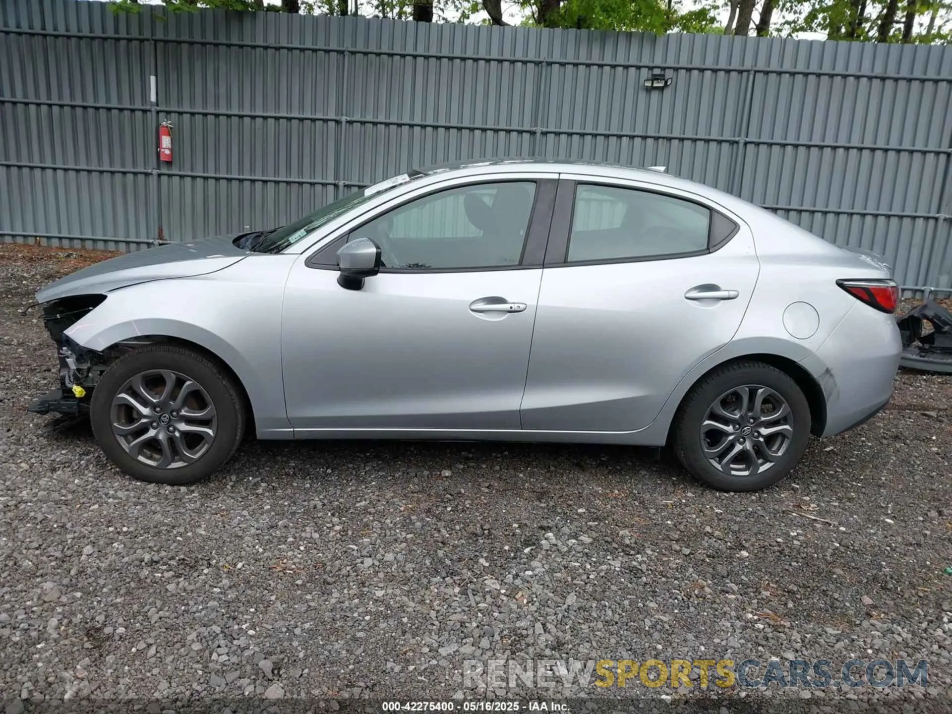 15 Photograph of a damaged car 3MYDLBYV3KY525777 TOYOTA YARIS 2019