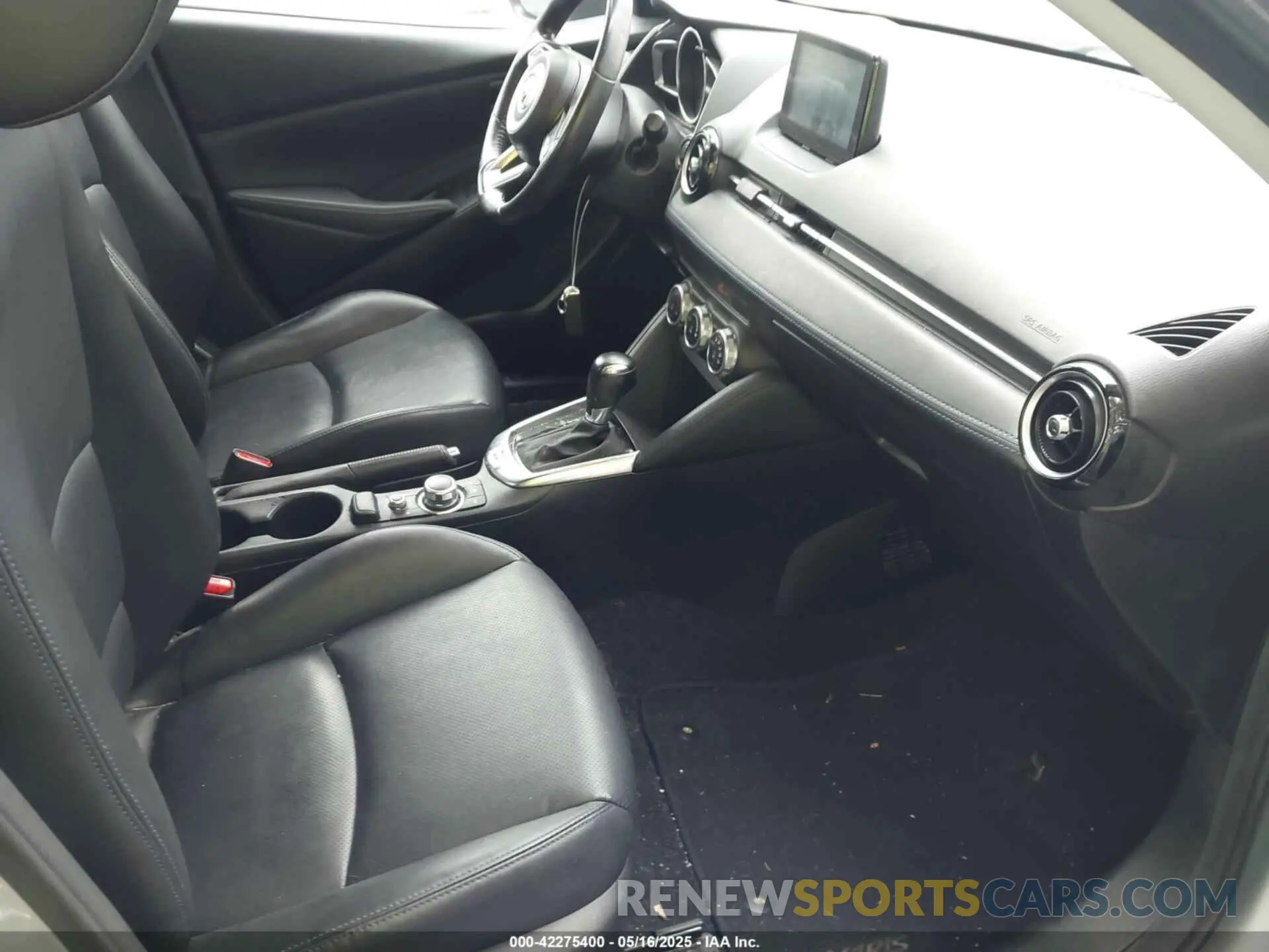 5 Photograph of a damaged car 3MYDLBYV3KY525777 TOYOTA YARIS 2019