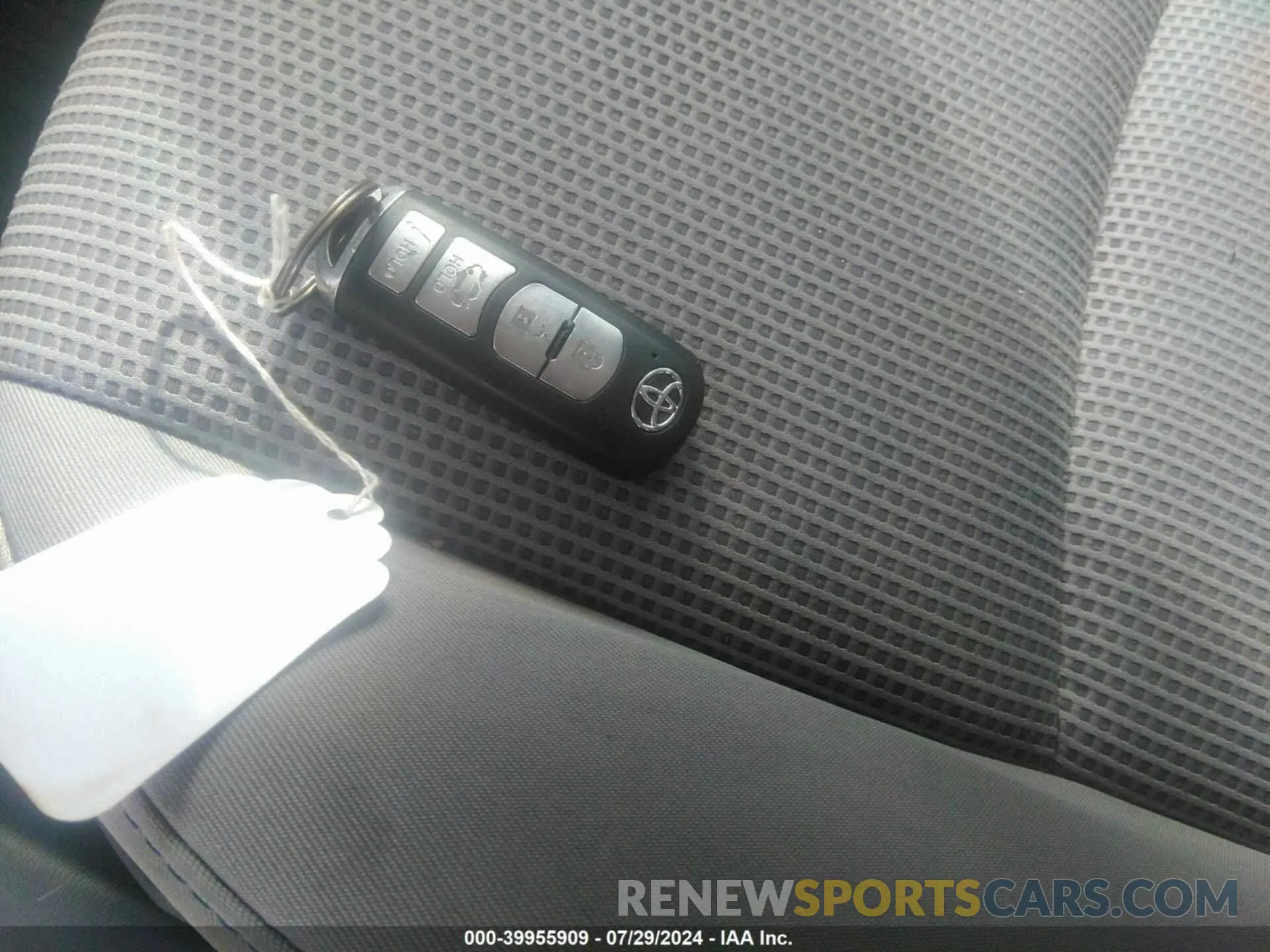 11 Photograph of a damaged car 3MYDLBYV4KY511631 TOYOTA YARIS 2019