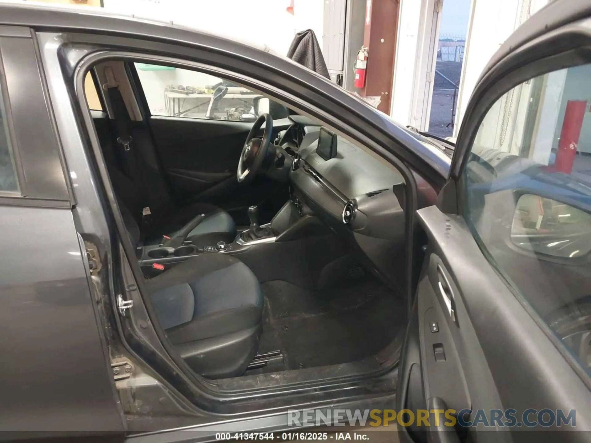 5 Photograph of a damaged car 3MYDLBYV4KY514254 TOYOTA YARIS 2019