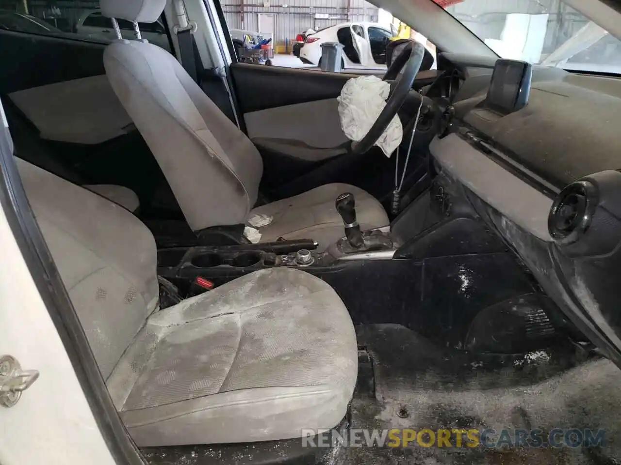 5 Photograph of a damaged car 3MYDLBYV4KY515551 TOYOTA YARIS 2019