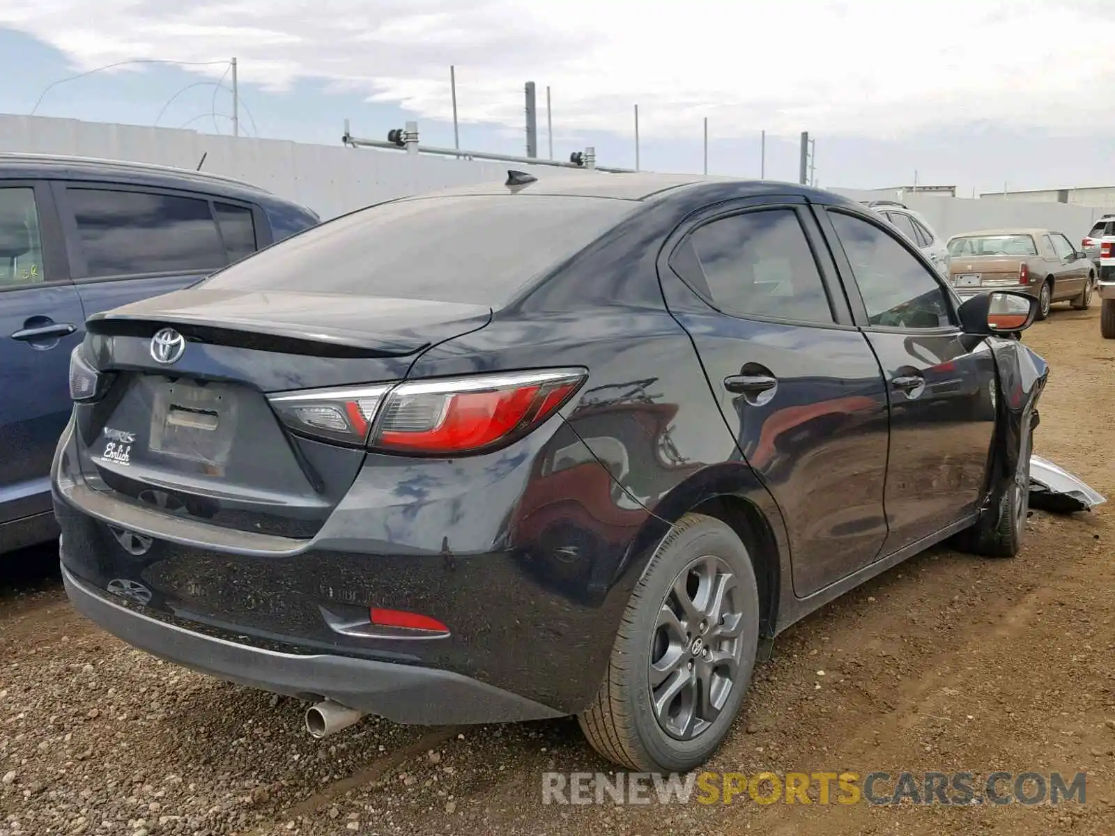 4 Photograph of a damaged car 3MYDLBYV5KY501786 TOYOTA YARIS 2019