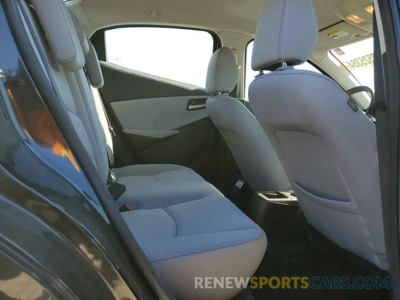 10 Photograph of a damaged car 3MYDLBYV5KY501951 TOYOTA YARIS 2019