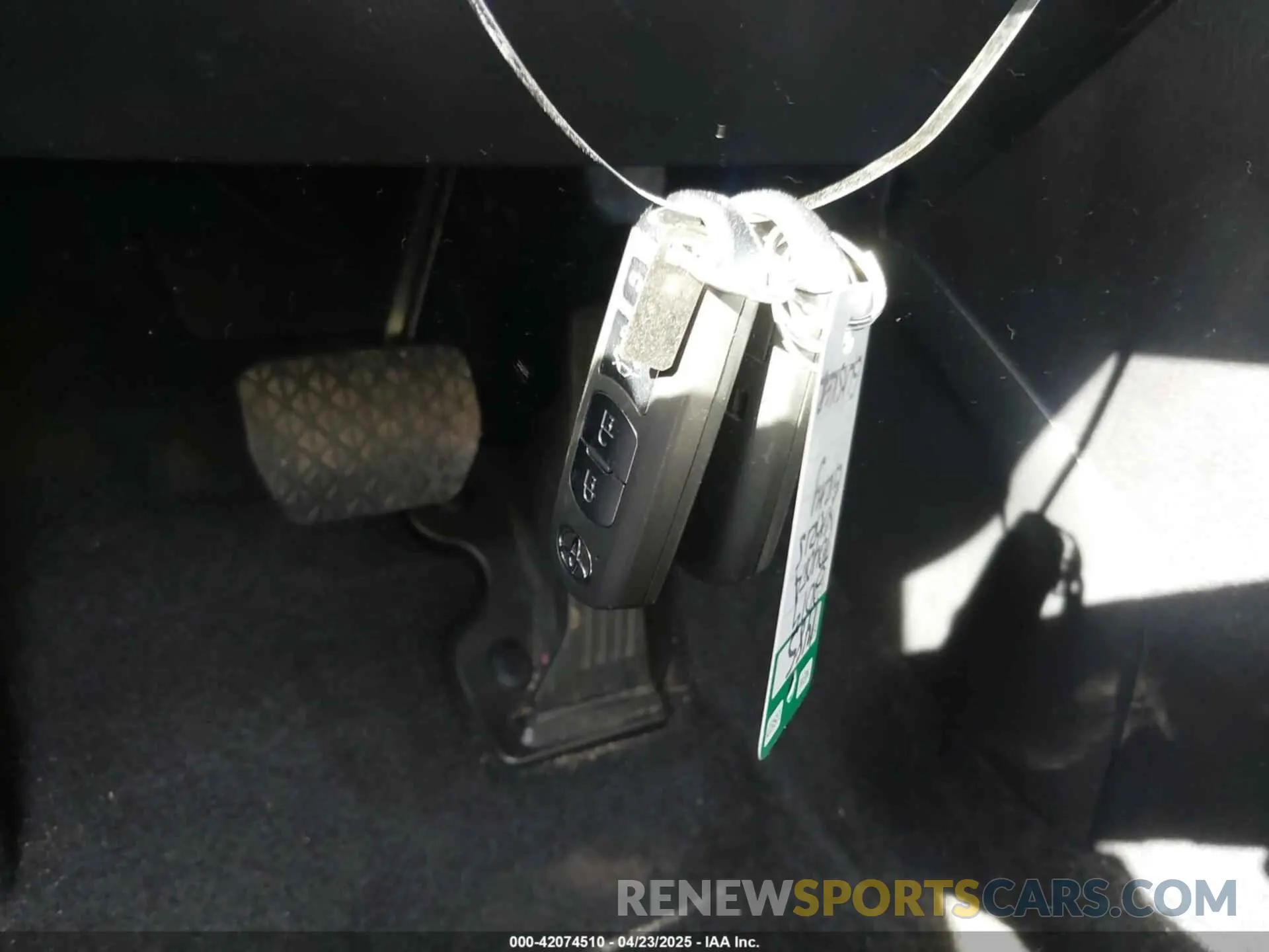 11 Photograph of a damaged car 3MYDLBYV5KY502386 TOYOTA YARIS 2019