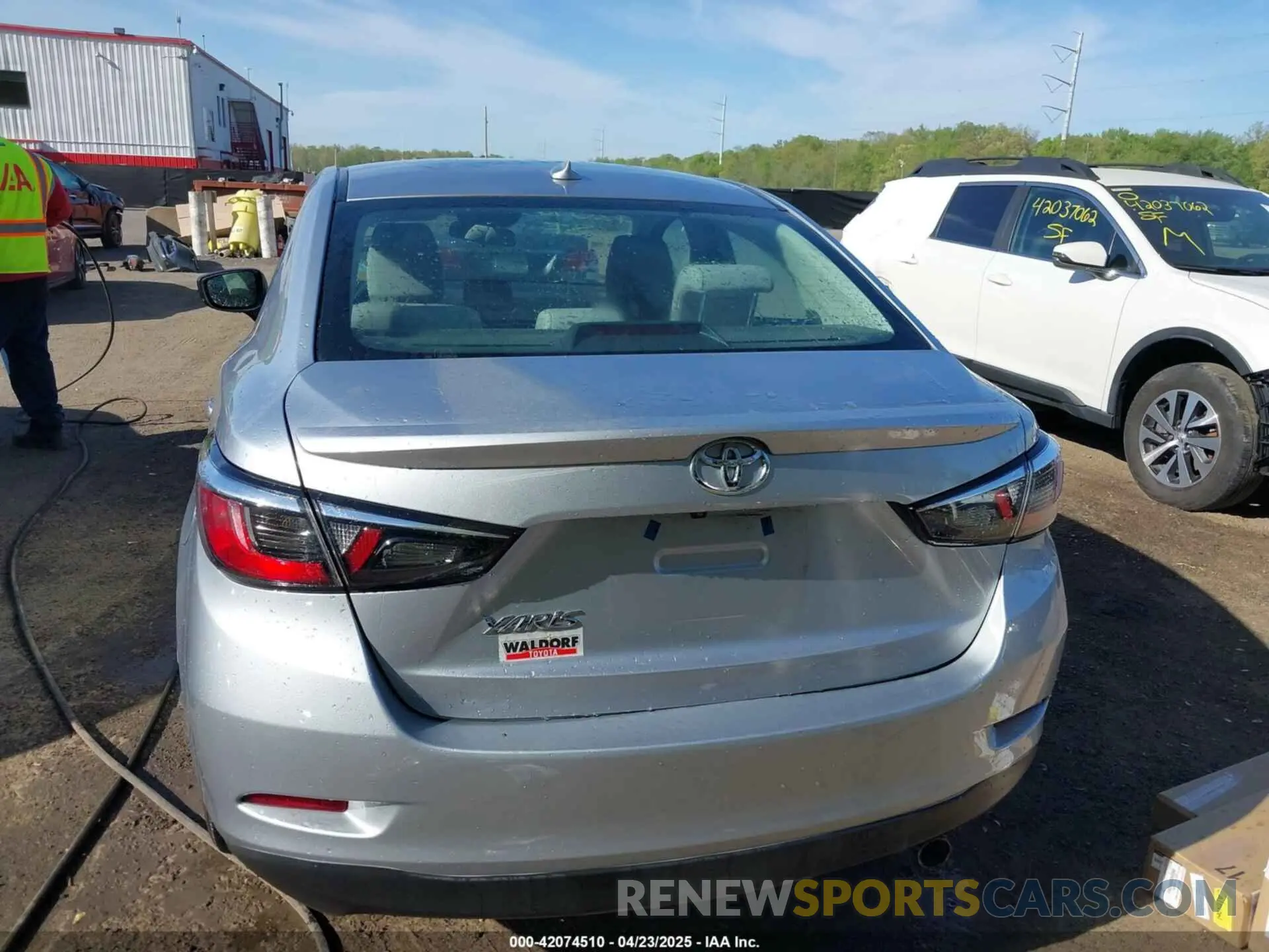 17 Photograph of a damaged car 3MYDLBYV5KY502386 TOYOTA YARIS 2019