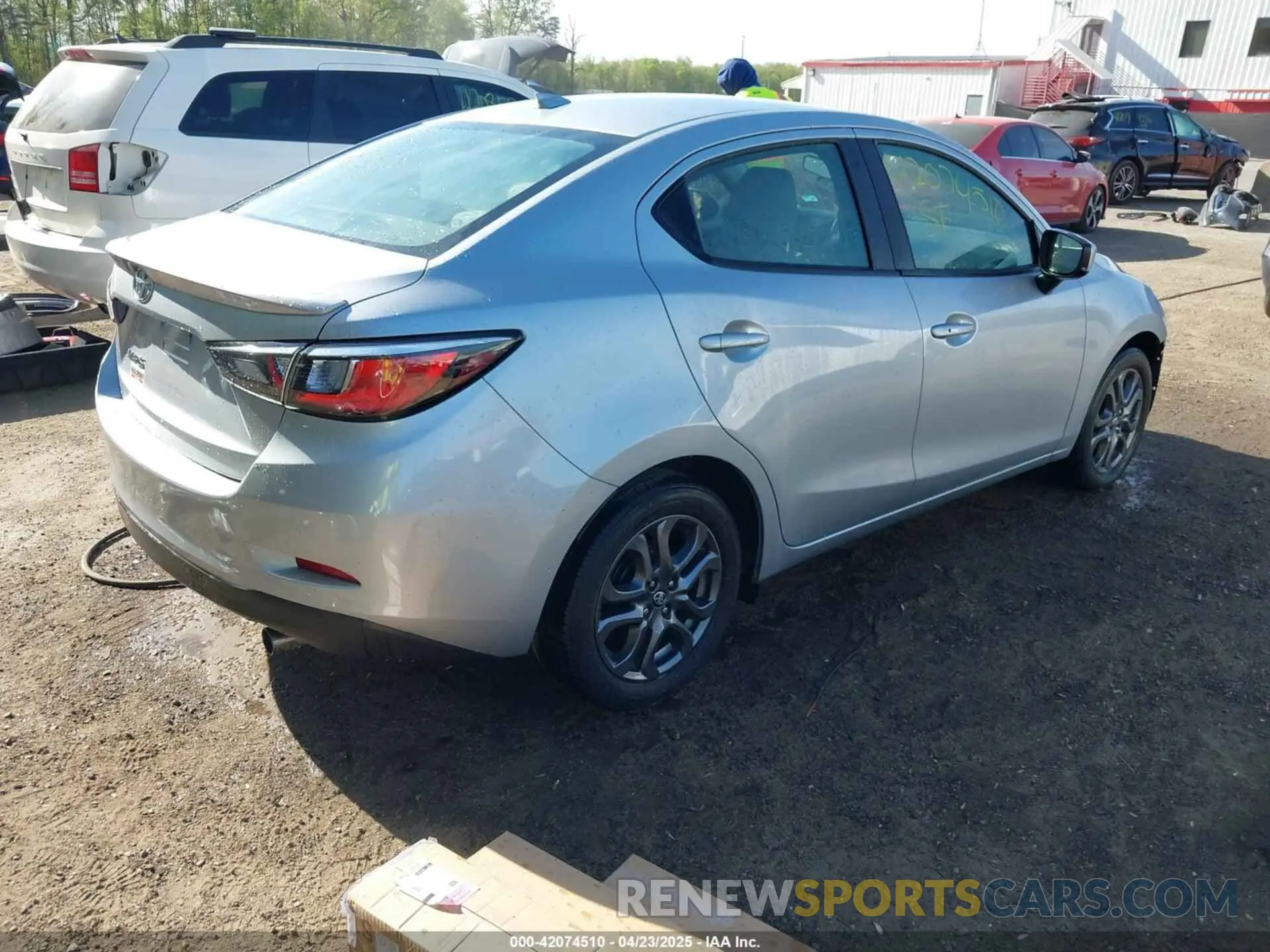 4 Photograph of a damaged car 3MYDLBYV5KY502386 TOYOTA YARIS 2019