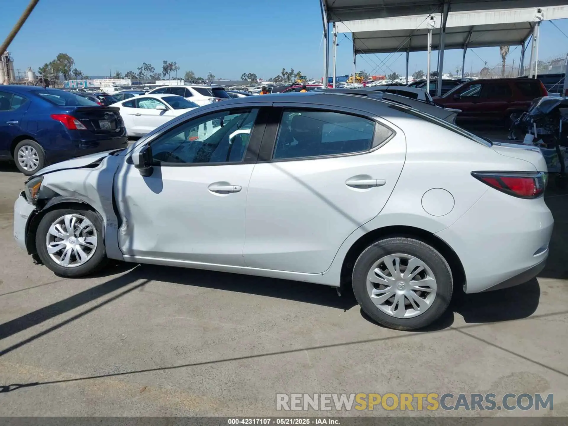 14 Photograph of a damaged car 3MYDLBYV5KY512111 TOYOTA YARIS 2019