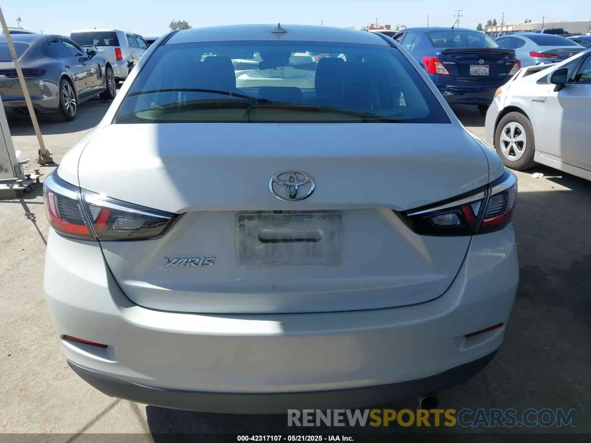 16 Photograph of a damaged car 3MYDLBYV5KY512111 TOYOTA YARIS 2019