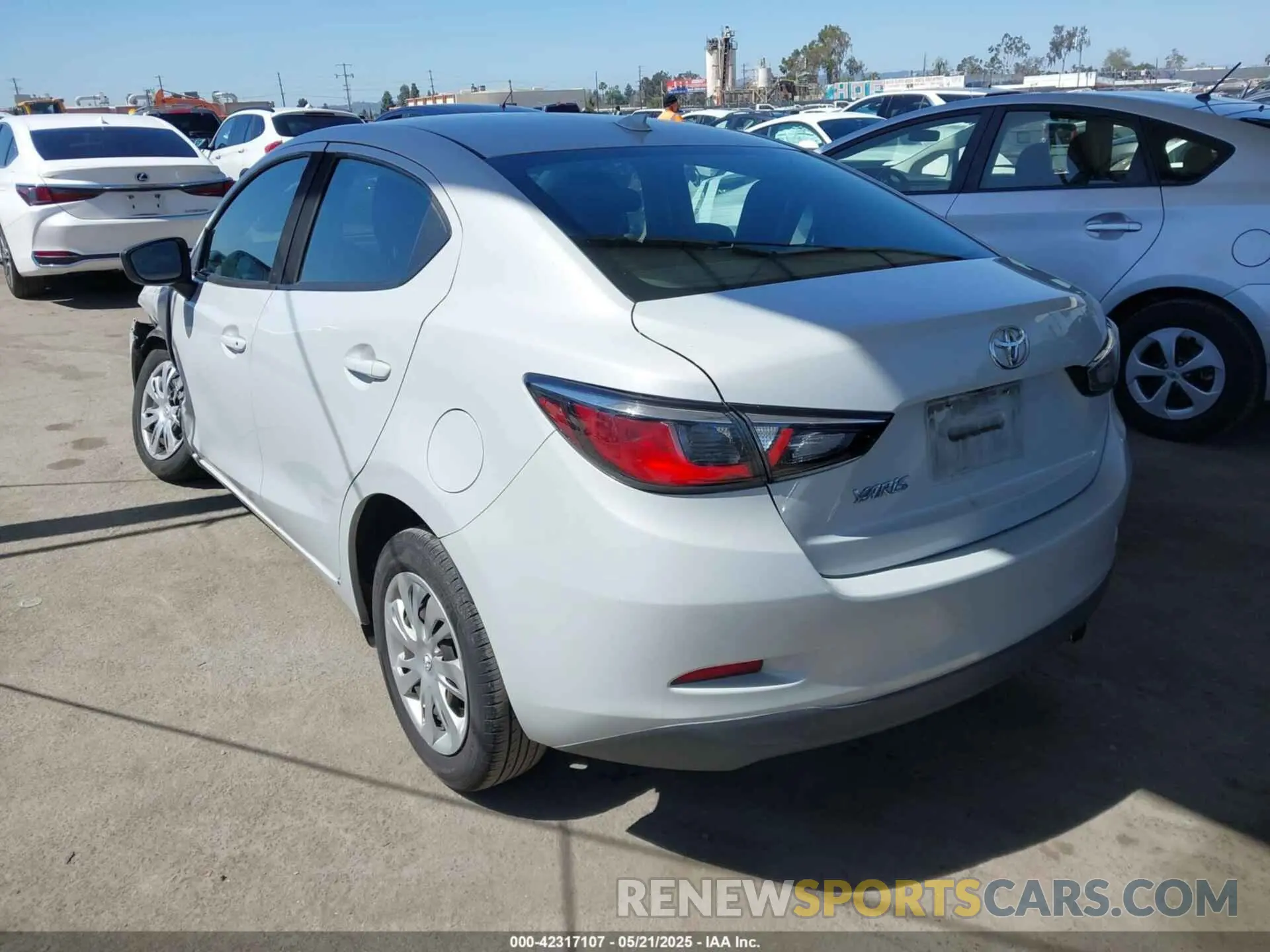 3 Photograph of a damaged car 3MYDLBYV5KY512111 TOYOTA YARIS 2019