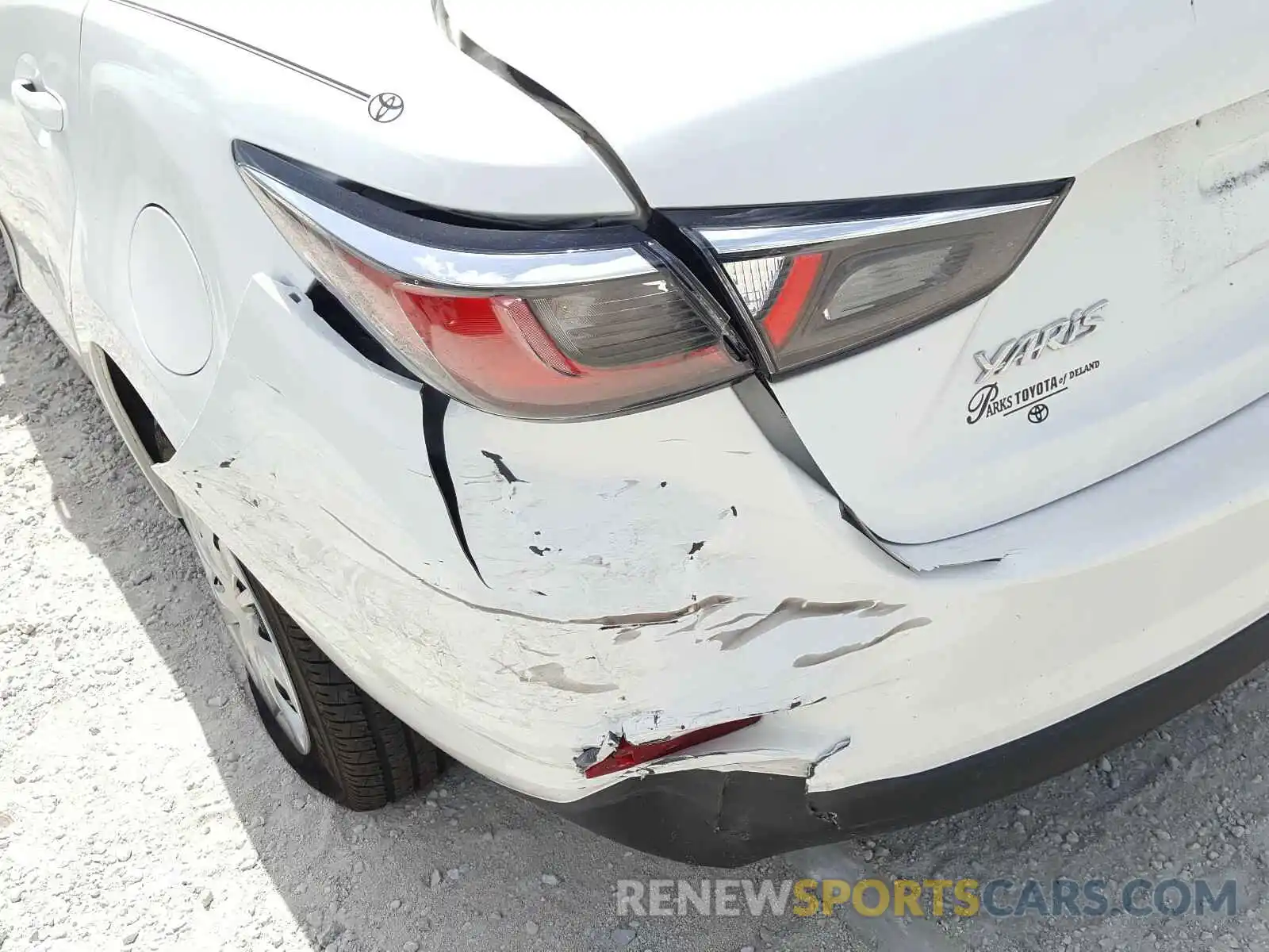 9 Photograph of a damaged car 3MYDLBYV5KY515073 TOYOTA YARIS 2019