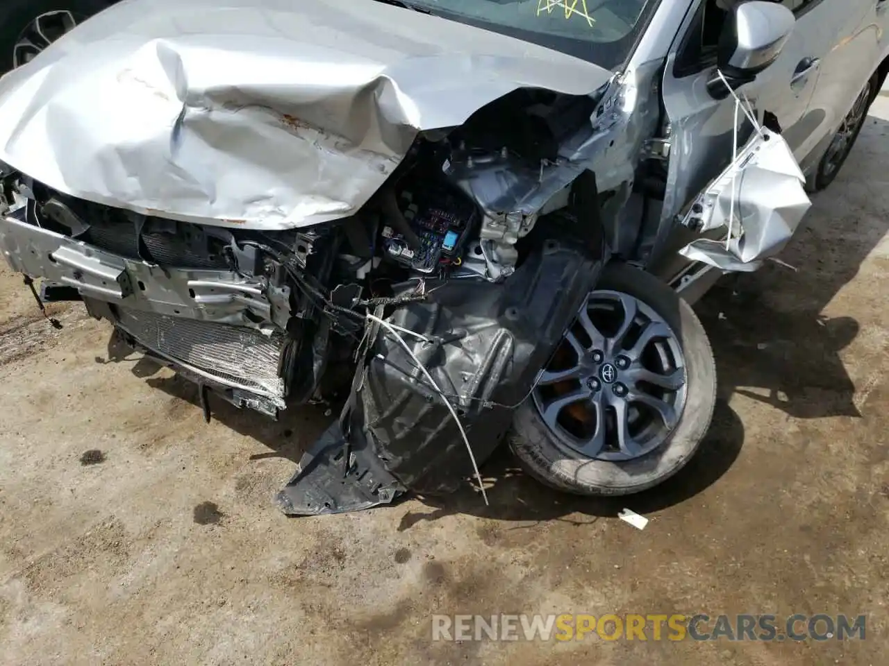 9 Photograph of a damaged car 3MYDLBYV5KY520290 TOYOTA YARIS 2019