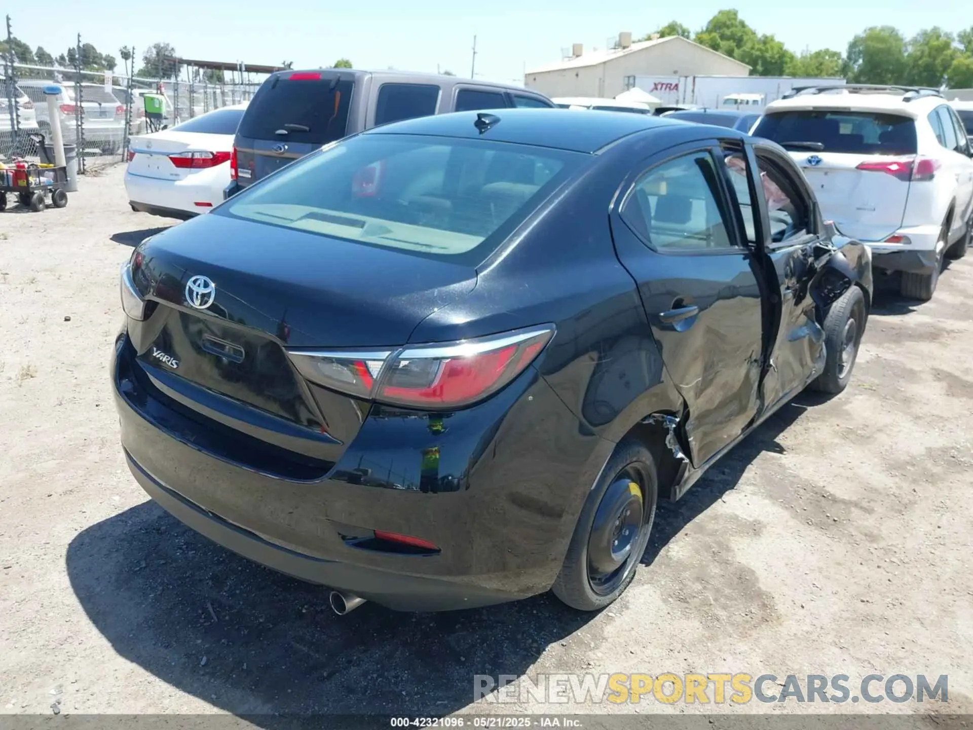 4 Photograph of a damaged car 3MYDLBYV5KY521066 TOYOTA YARIS 2019