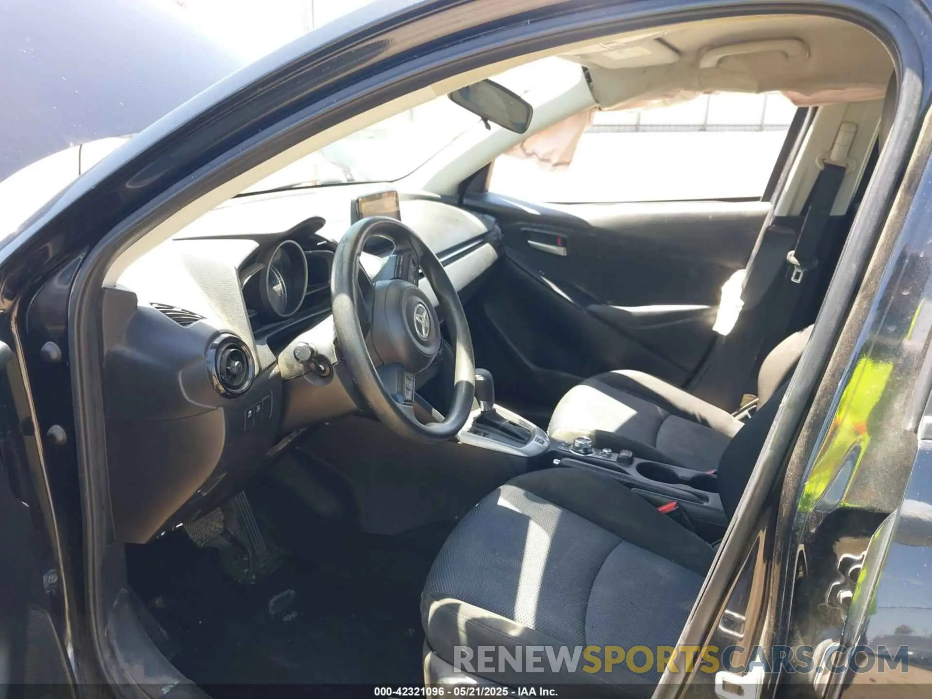 5 Photograph of a damaged car 3MYDLBYV5KY521066 TOYOTA YARIS 2019