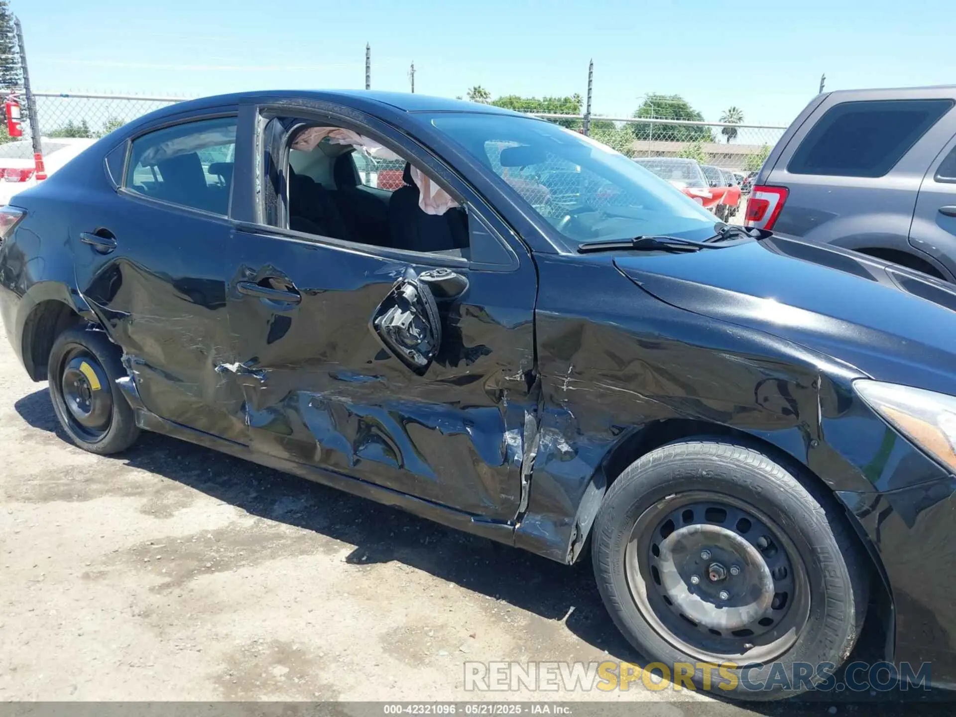 6 Photograph of a damaged car 3MYDLBYV5KY521066 TOYOTA YARIS 2019
