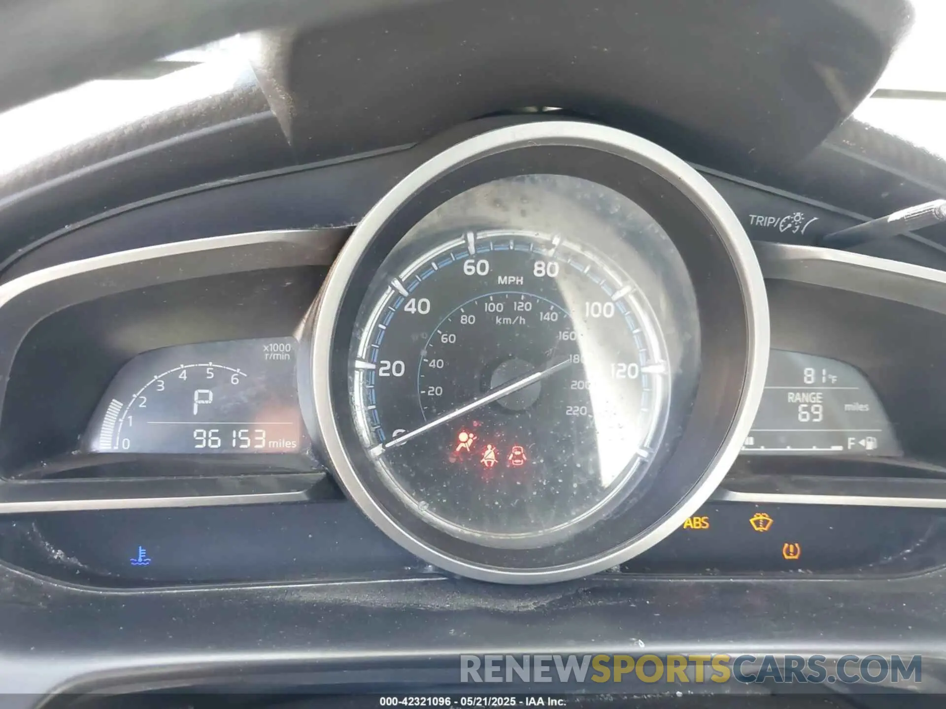 7 Photograph of a damaged car 3MYDLBYV5KY521066 TOYOTA YARIS 2019
