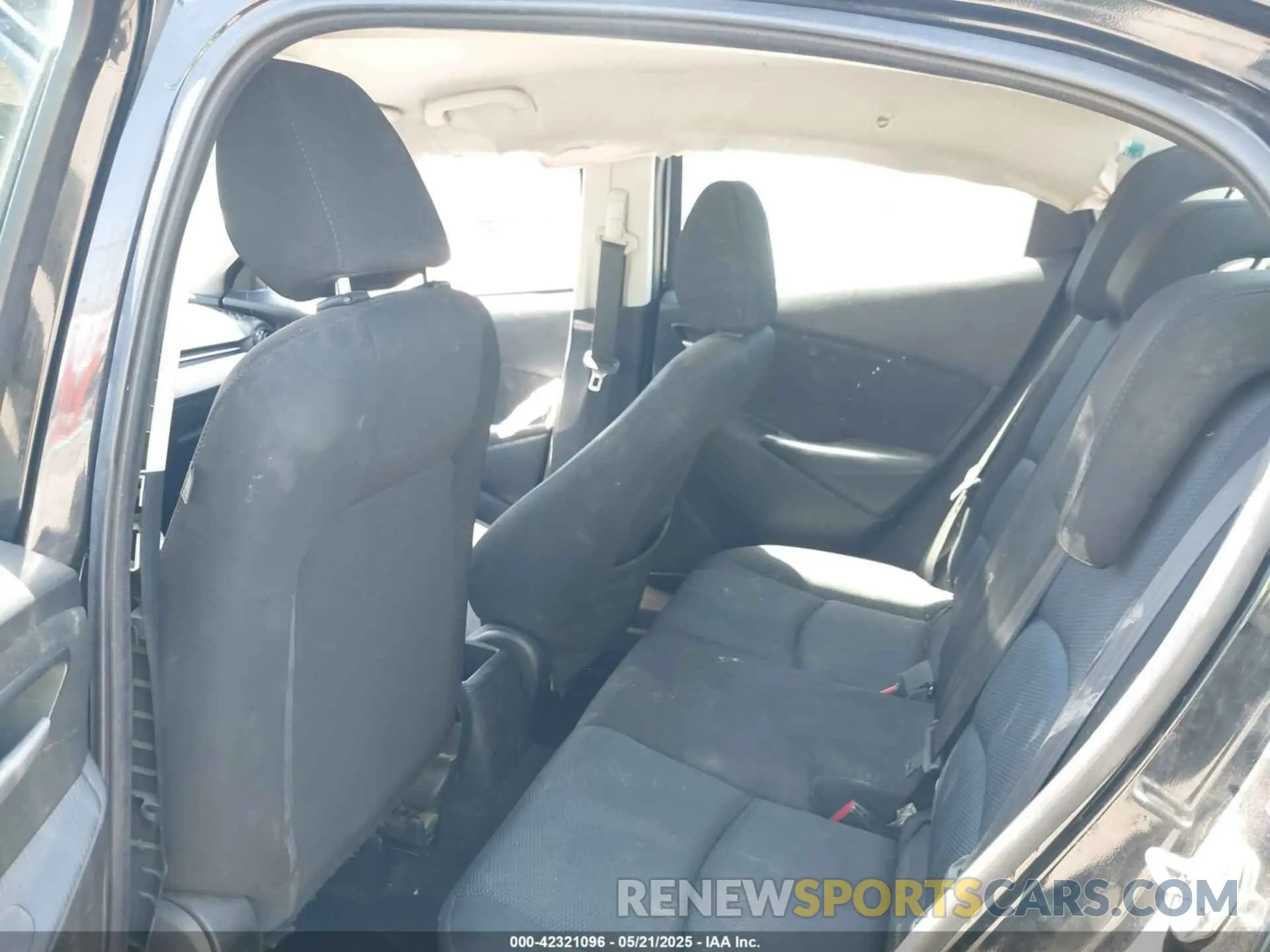 8 Photograph of a damaged car 3MYDLBYV5KY521066 TOYOTA YARIS 2019
