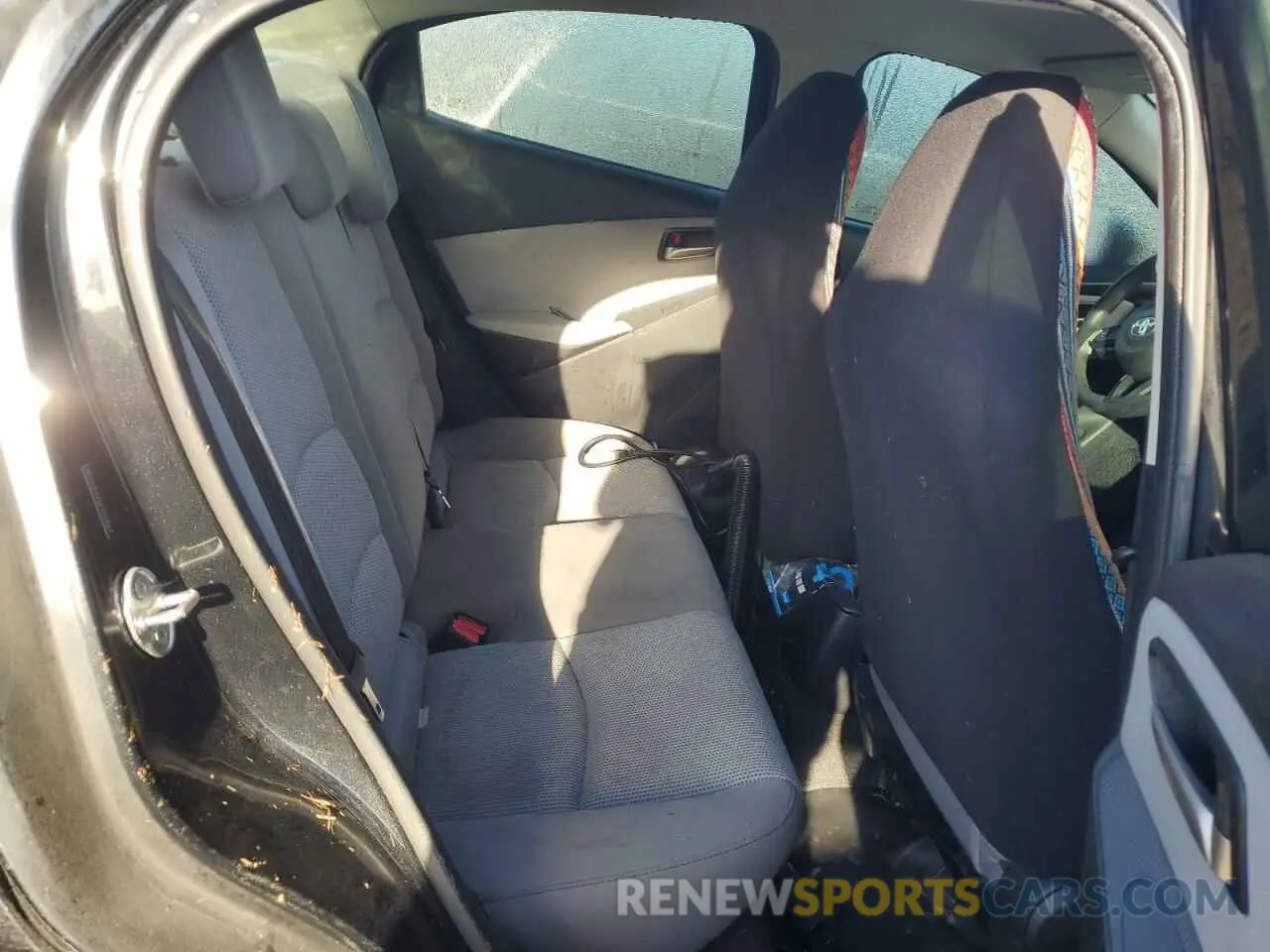10 Photograph of a damaged car 3MYDLBYV5KY521567 TOYOTA YARIS 2019