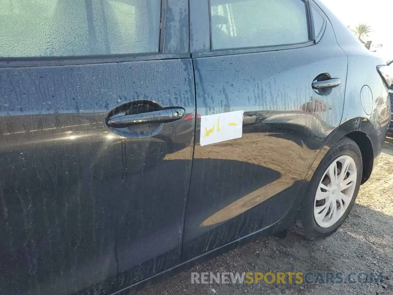 12 Photograph of a damaged car 3MYDLBYV5KY521567 TOYOTA YARIS 2019