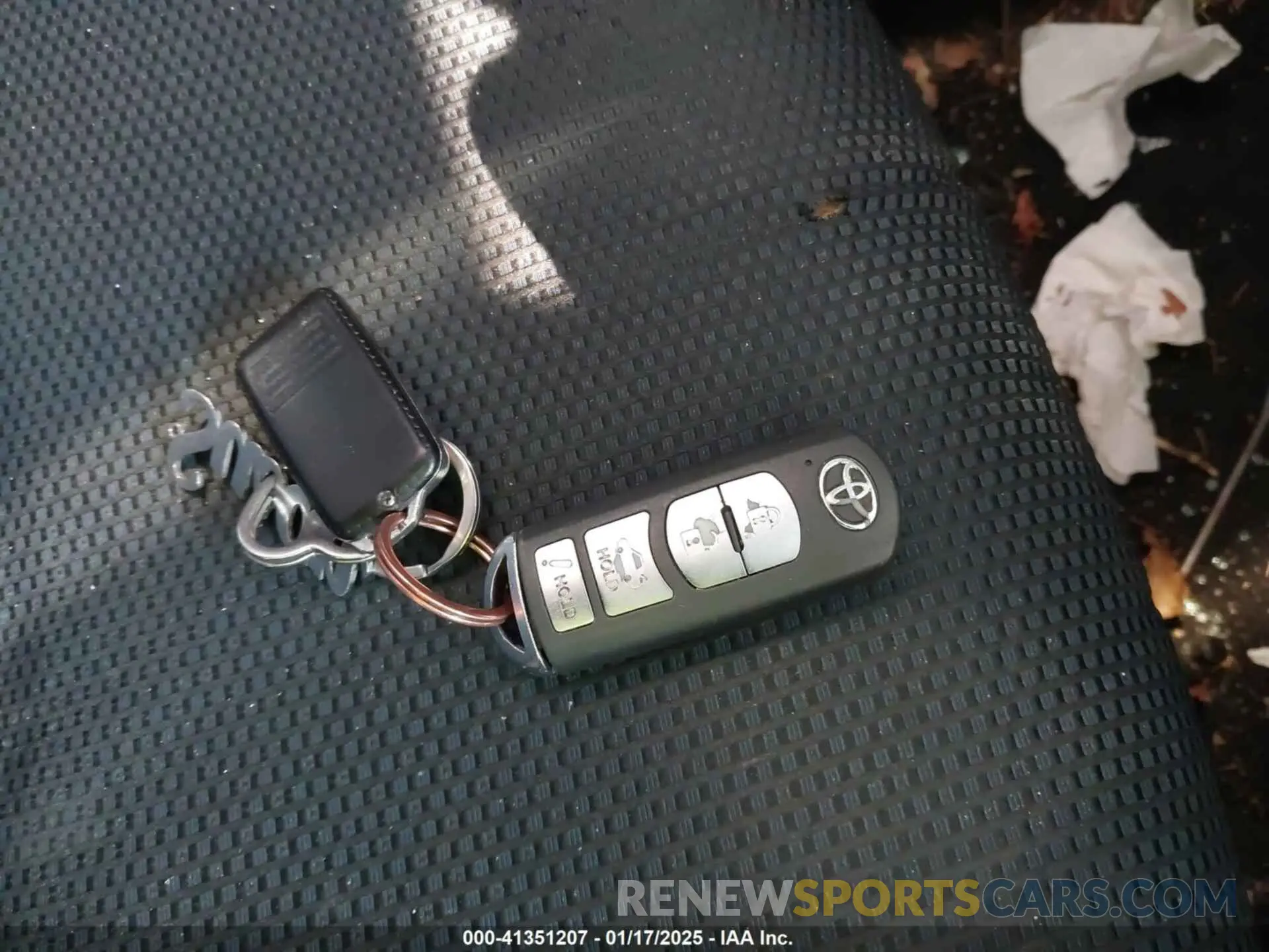 11 Photograph of a damaged car 3MYDLBYV5KY526946 TOYOTA YARIS 2019