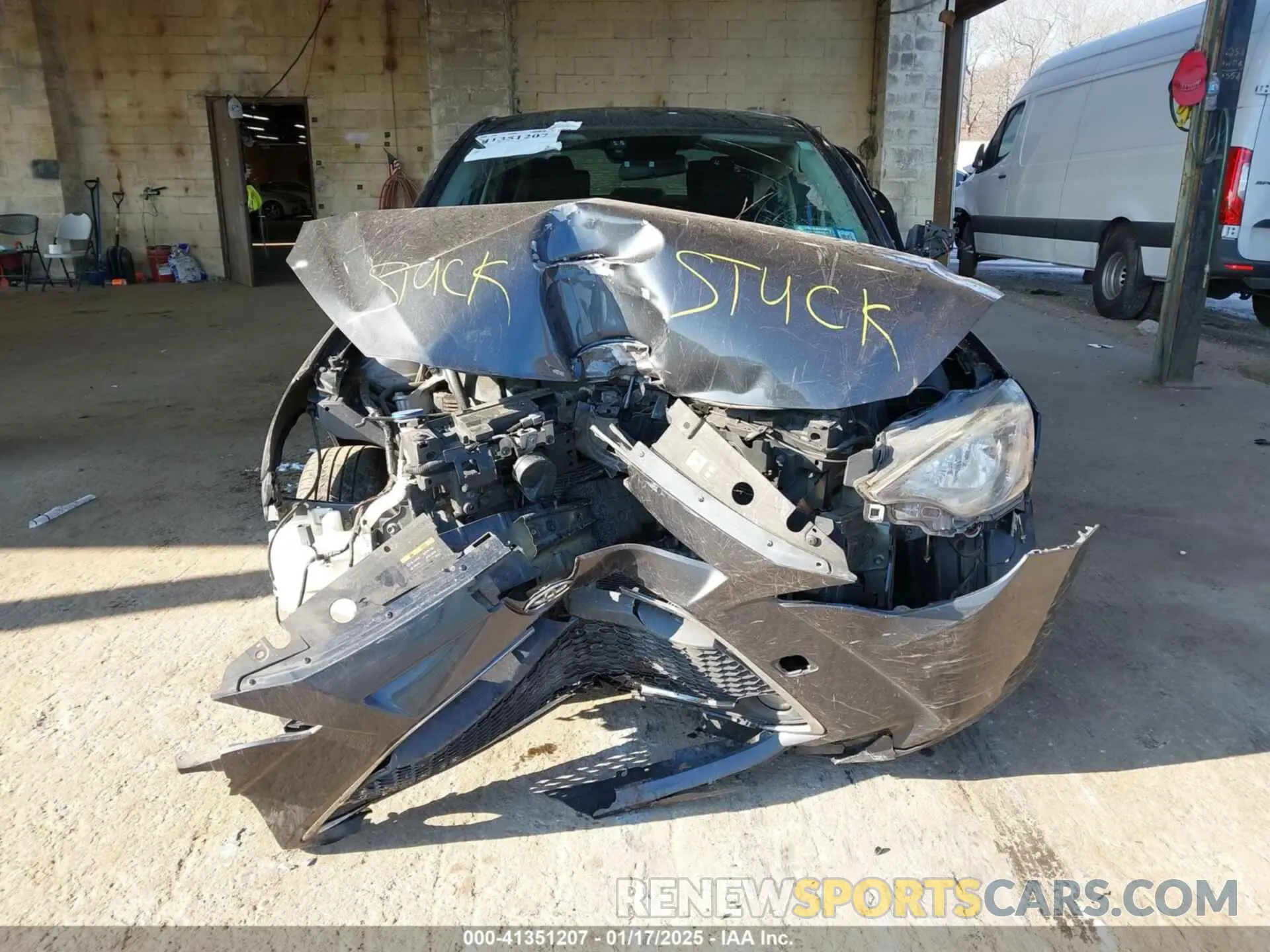 12 Photograph of a damaged car 3MYDLBYV5KY526946 TOYOTA YARIS 2019