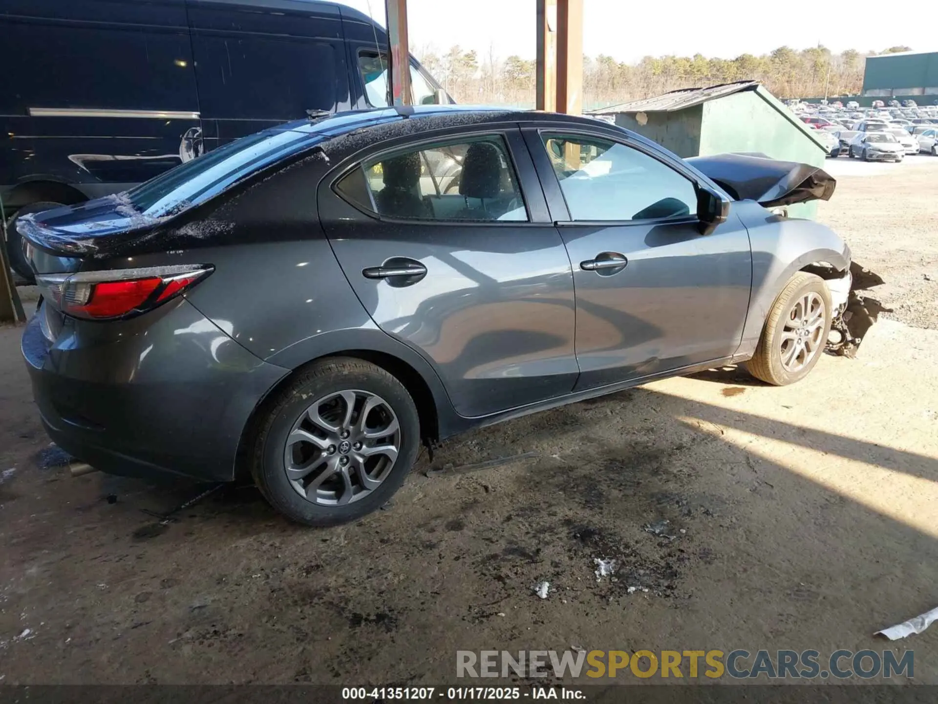 4 Photograph of a damaged car 3MYDLBYV5KY526946 TOYOTA YARIS 2019