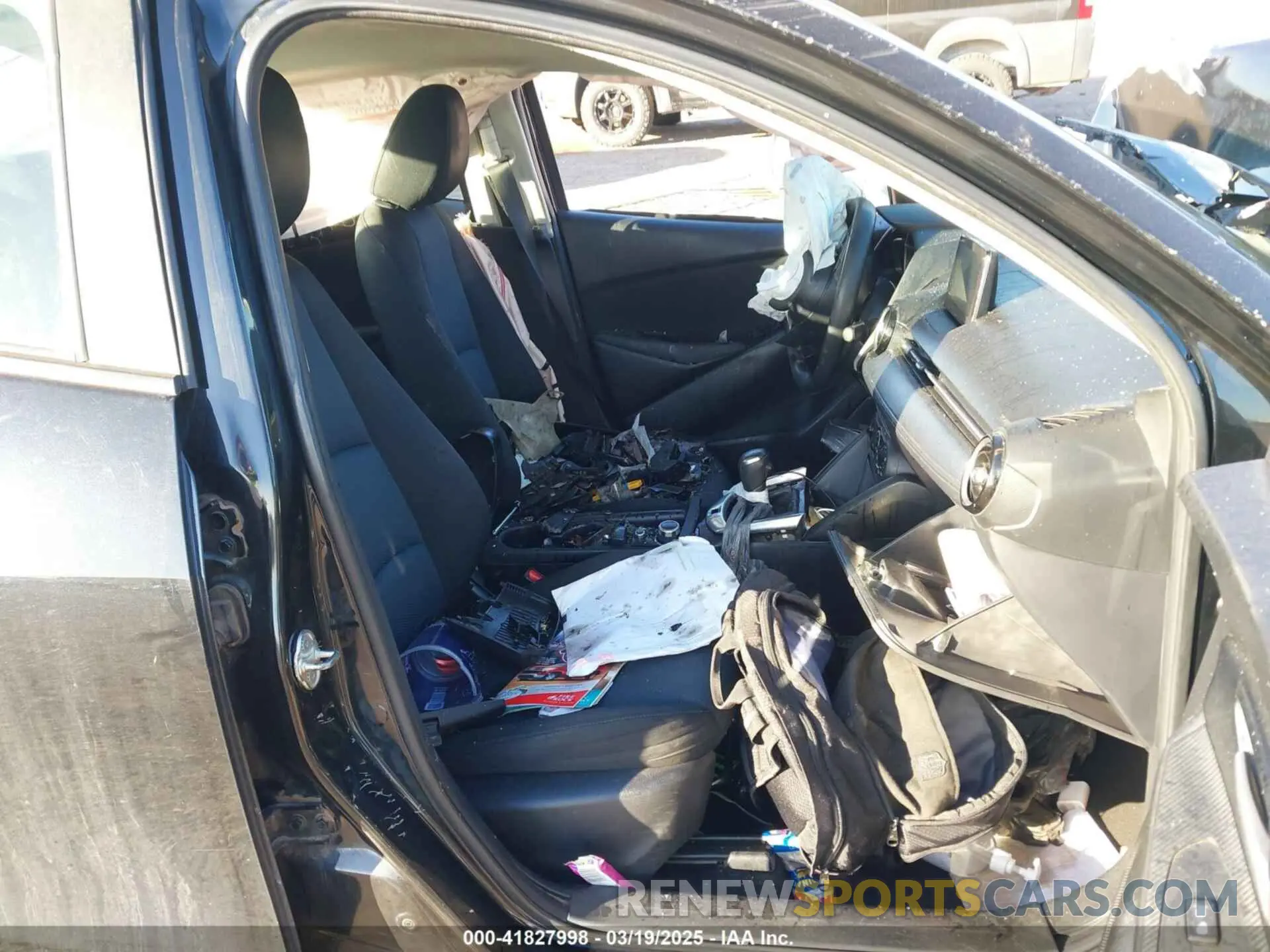 5 Photograph of a damaged car 3MYDLBYV6KY507094 TOYOTA YARIS 2019