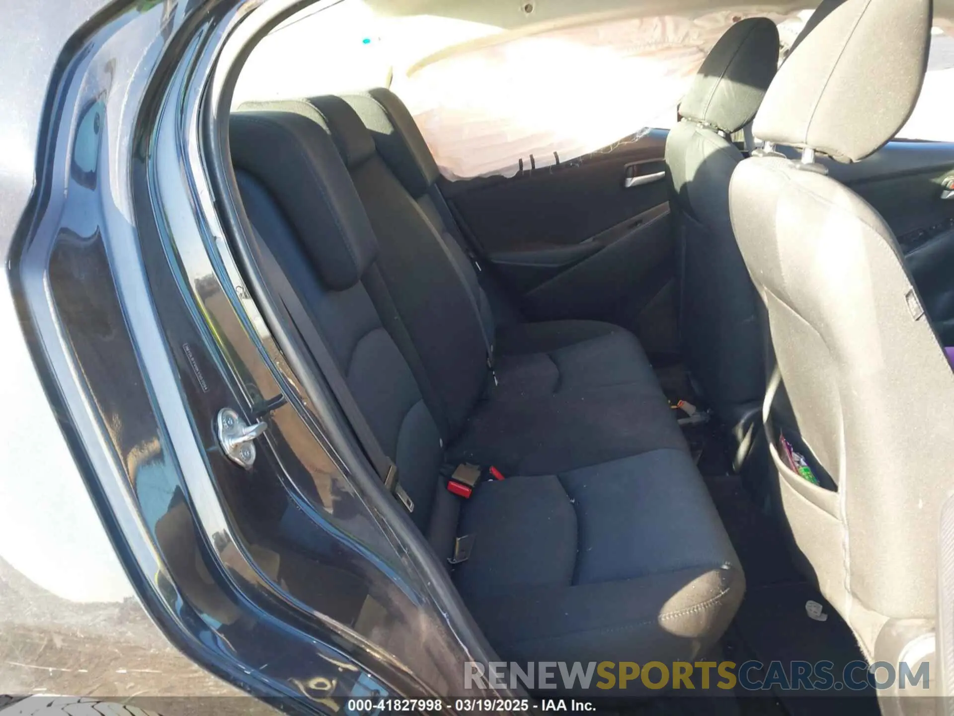 8 Photograph of a damaged car 3MYDLBYV6KY507094 TOYOTA YARIS 2019