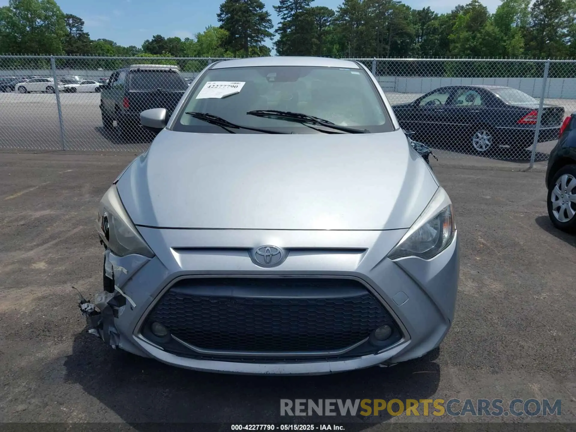 12 Photograph of a damaged car 3MYDLBYV6KY516605 TOYOTA YARIS 2019