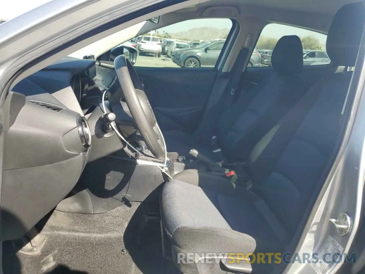 7 Photograph of a damaged car 3MYDLBYV6KY524803 TOYOTA YARIS 2019
