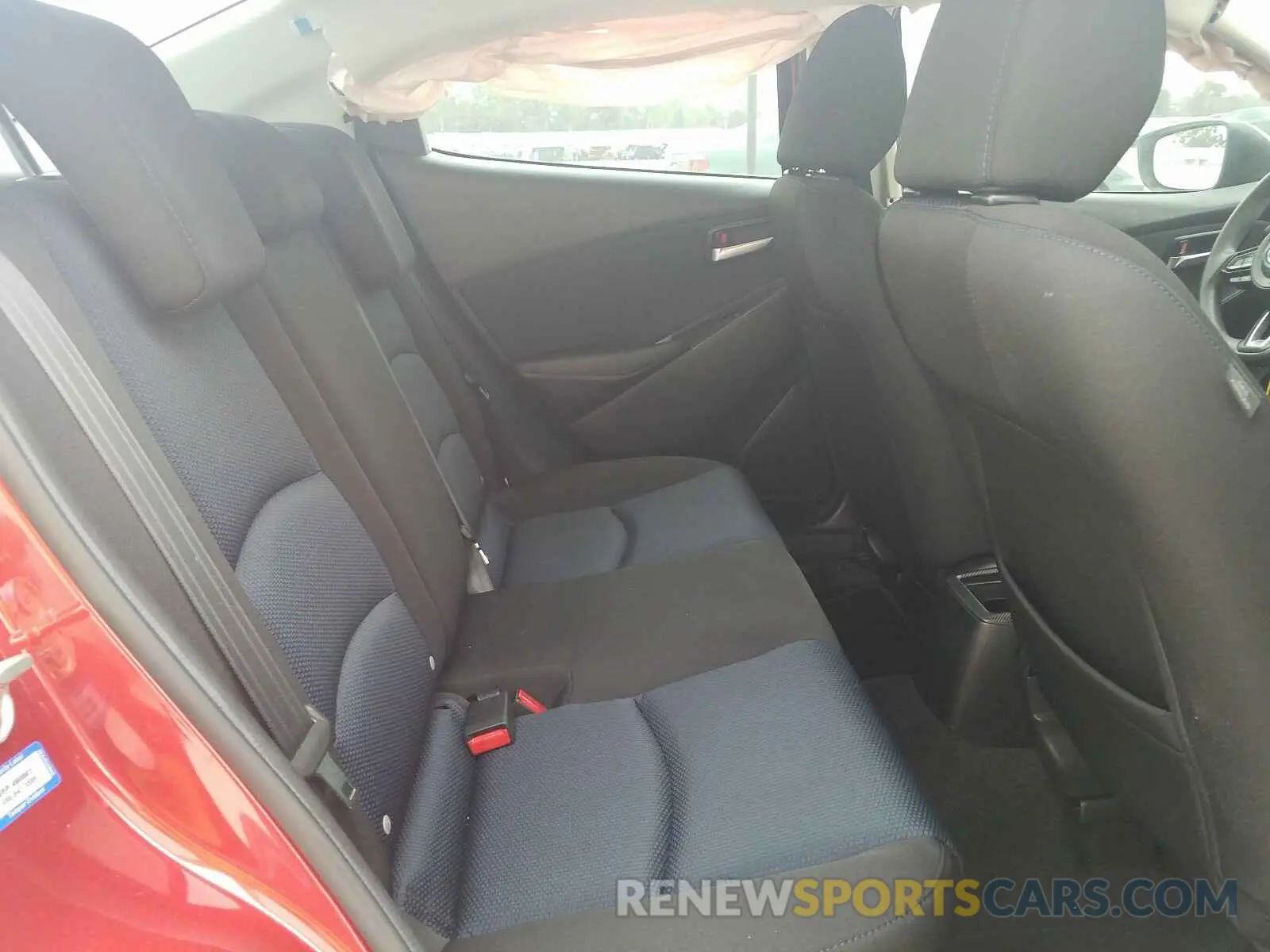 6 Photograph of a damaged car 3MYDLBYV7KY500381 TOYOTA YARIS 2019