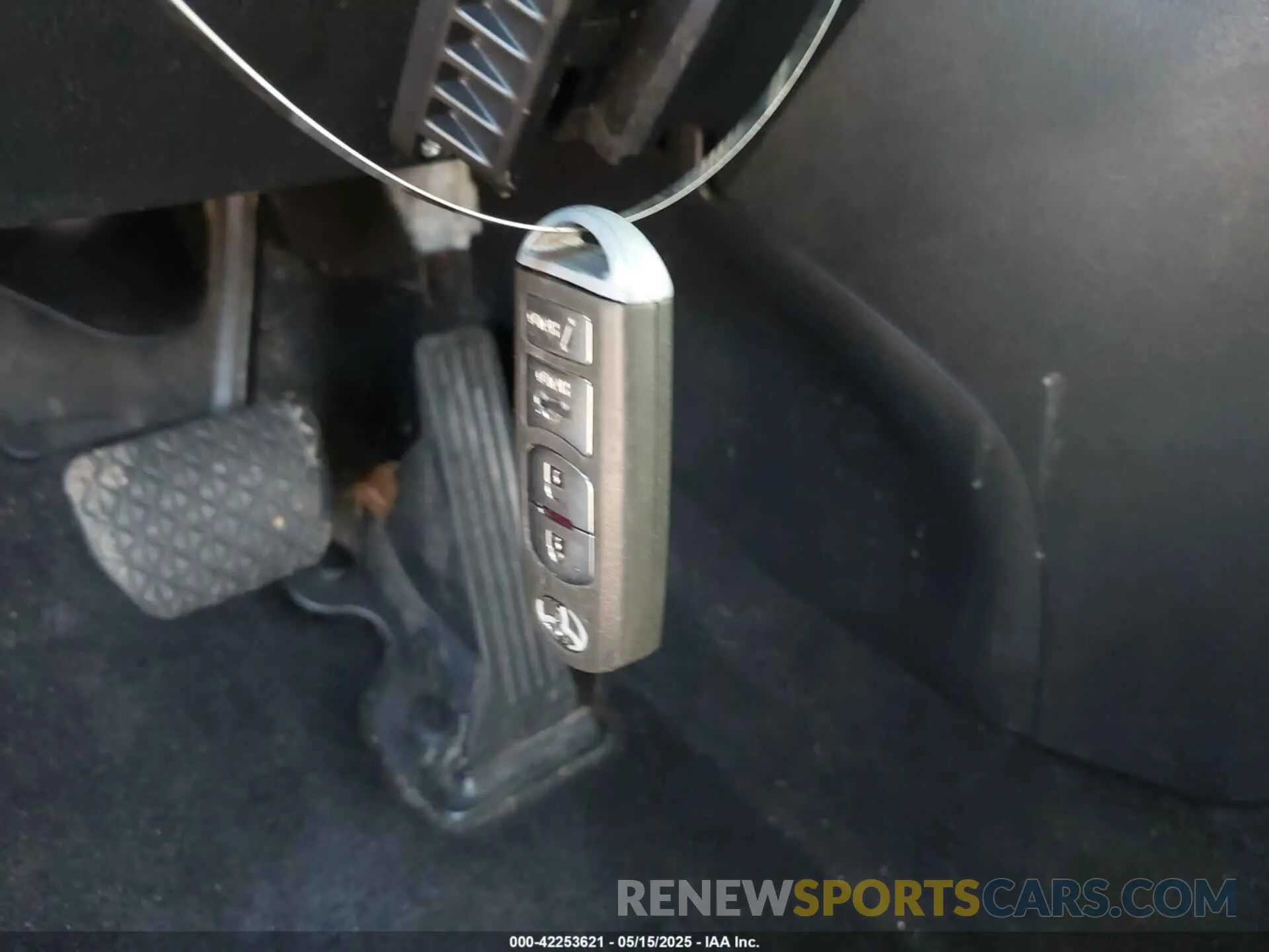 11 Photograph of a damaged car 3MYDLBYV7KY506813 TOYOTA YARIS 2019