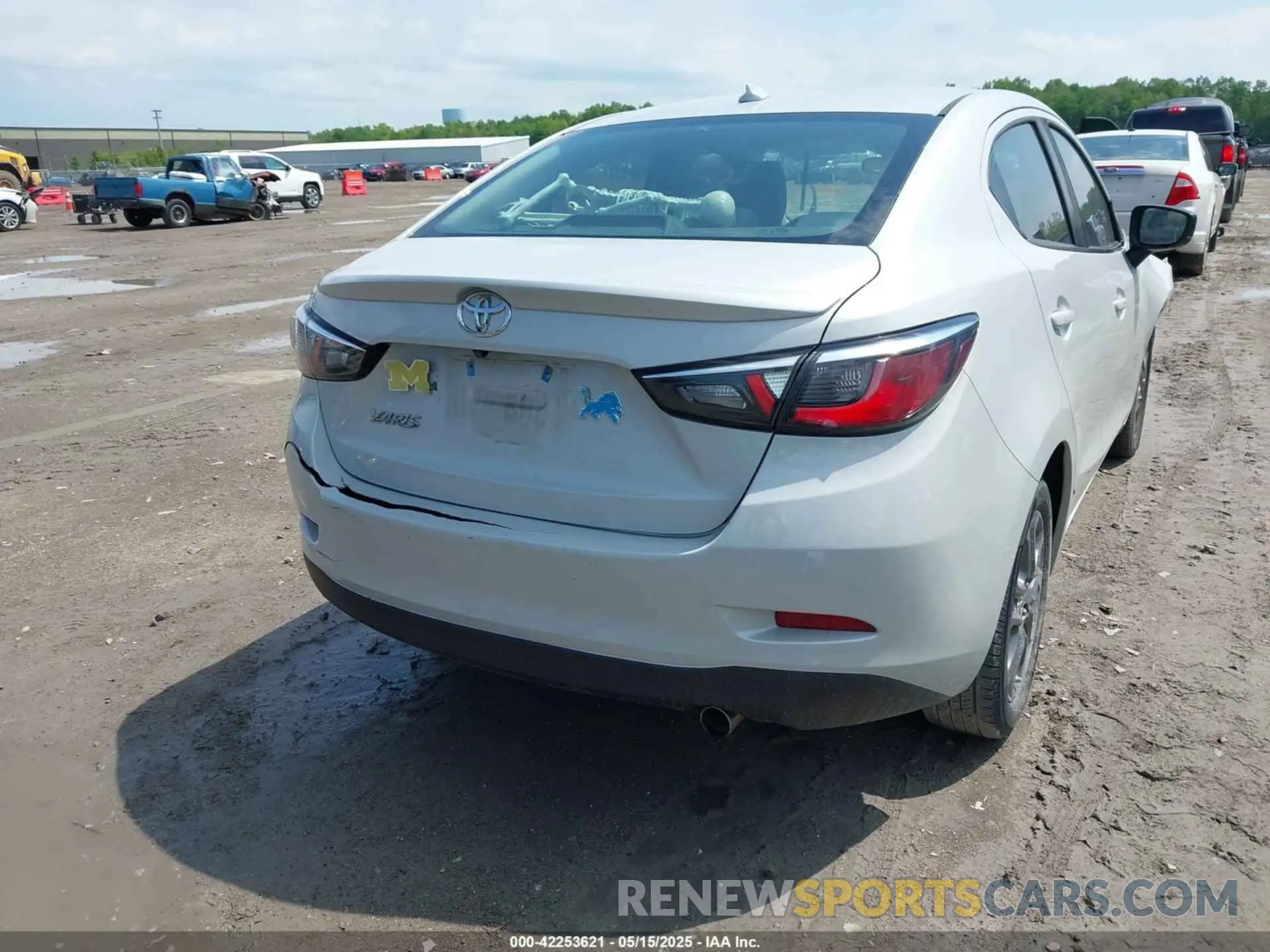 4 Photograph of a damaged car 3MYDLBYV7KY506813 TOYOTA YARIS 2019