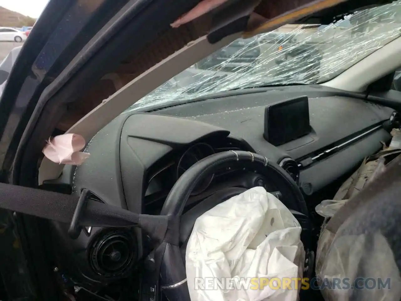 8 Photograph of a damaged car 3MYDLBYV7KY507394 TOYOTA YARIS 2019