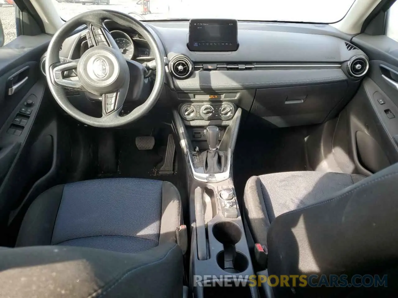 8 Photograph of a damaged car 3MYDLBYV7KY508058 TOYOTA YARIS 2019