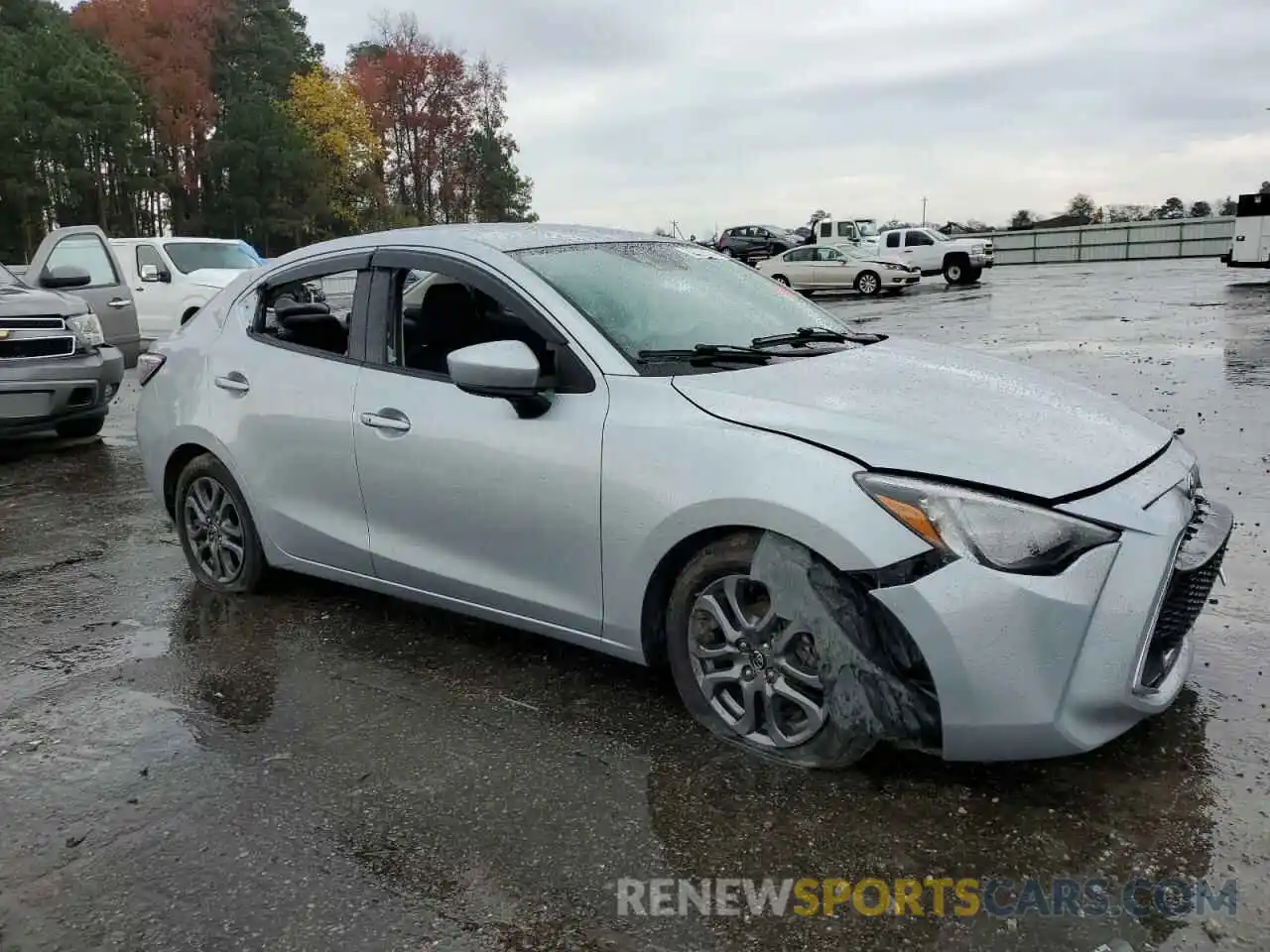 4 Photograph of a damaged car 3MYDLBYV7KY516998 TOYOTA YARIS 2019