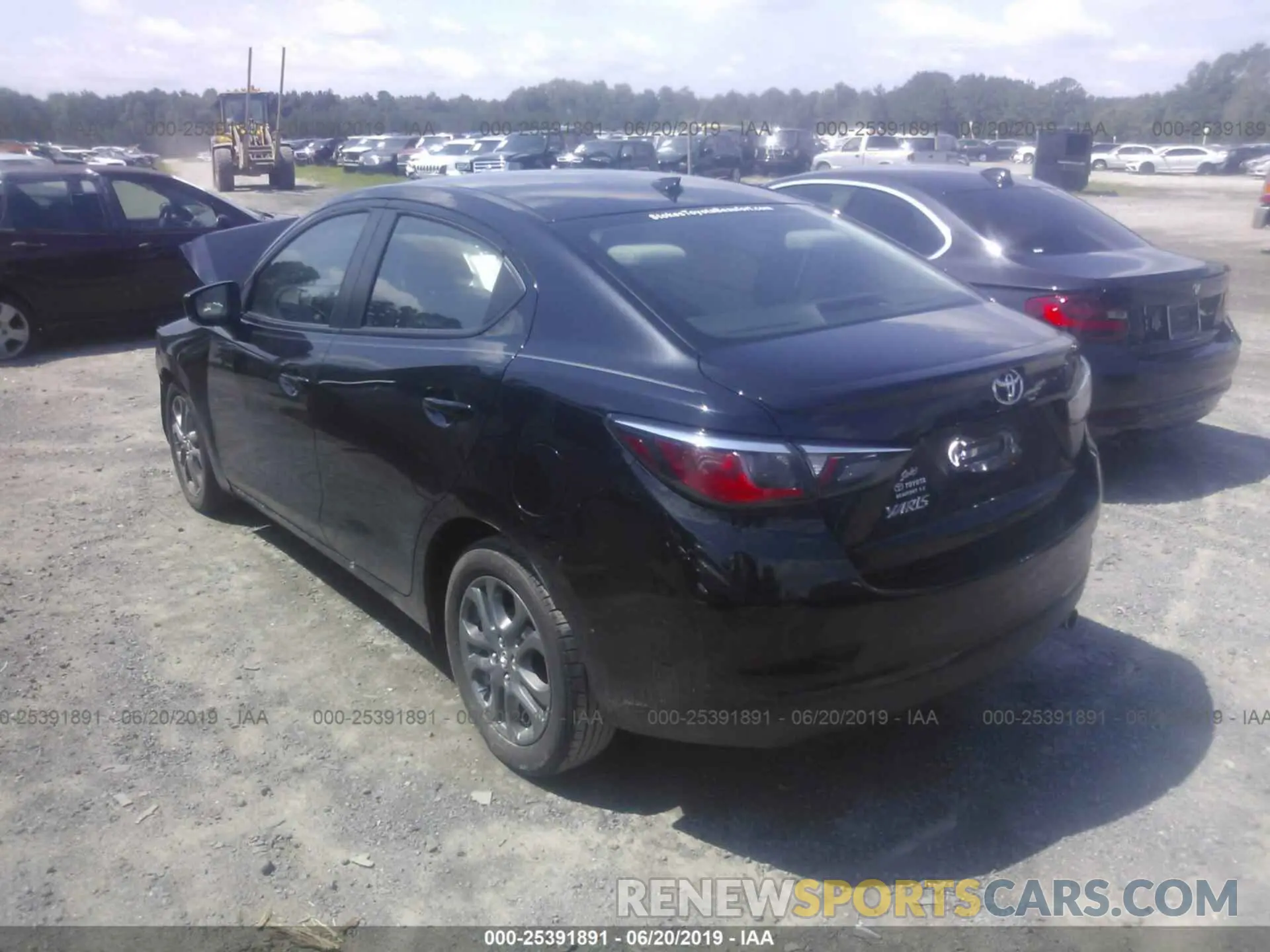 3 Photograph of a damaged car 3MYDLBYV7KY519870 TOYOTA YARIS 2019