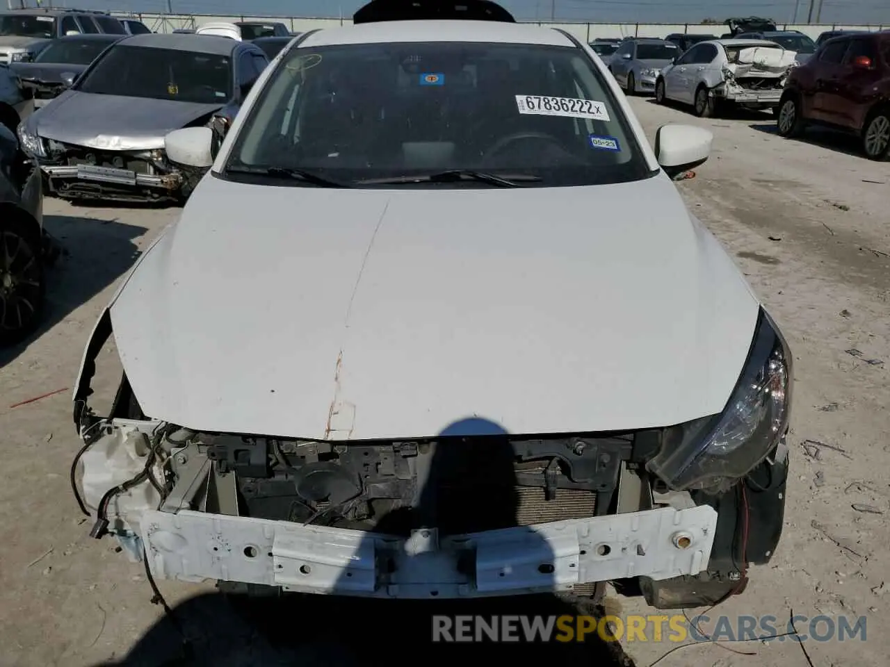 5 Photograph of a damaged car 3MYDLBYV7KY521344 TOYOTA YARIS 2019