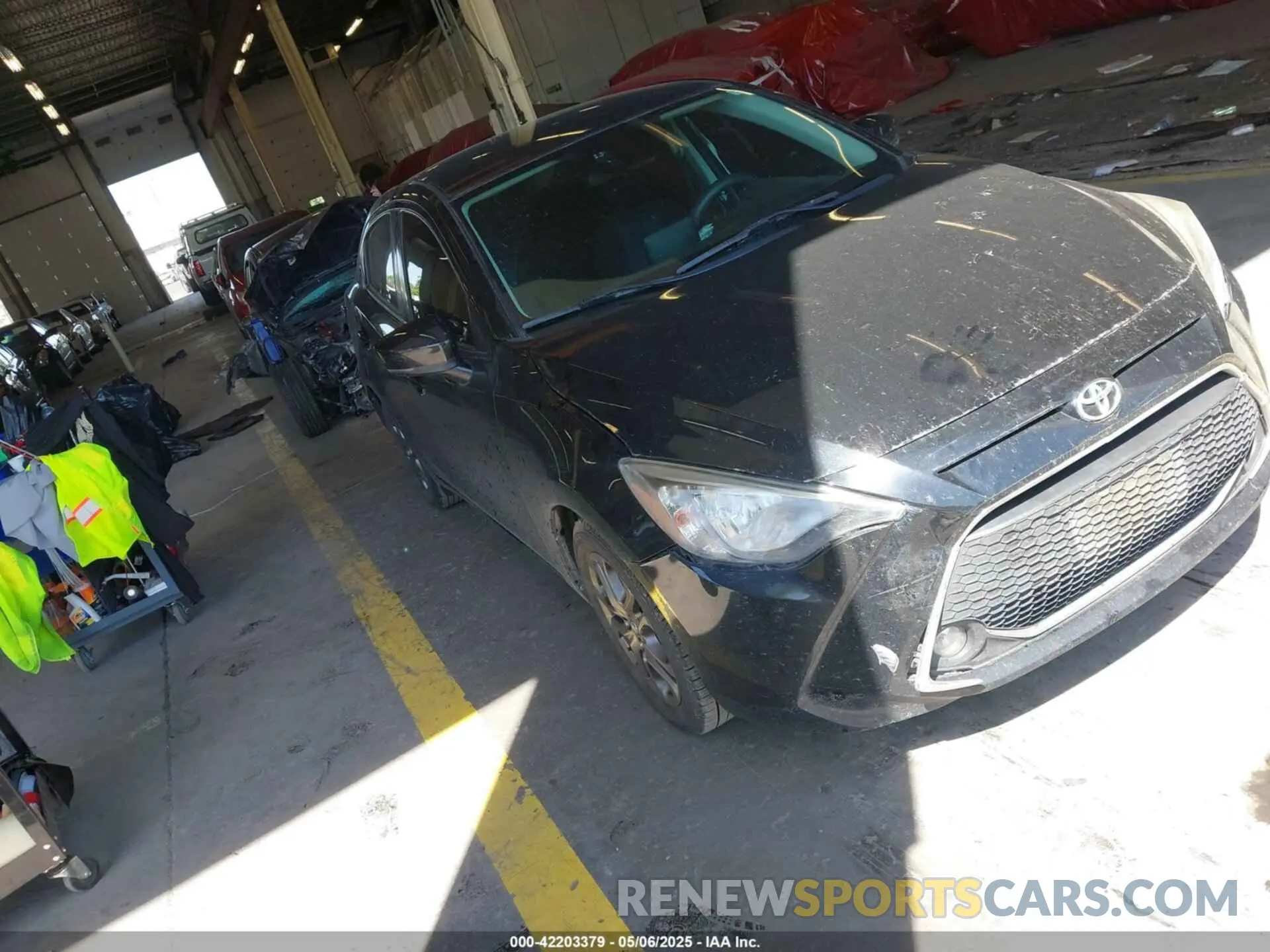 1 Photograph of a damaged car 3MYDLBYV7KY521585 TOYOTA YARIS 2019