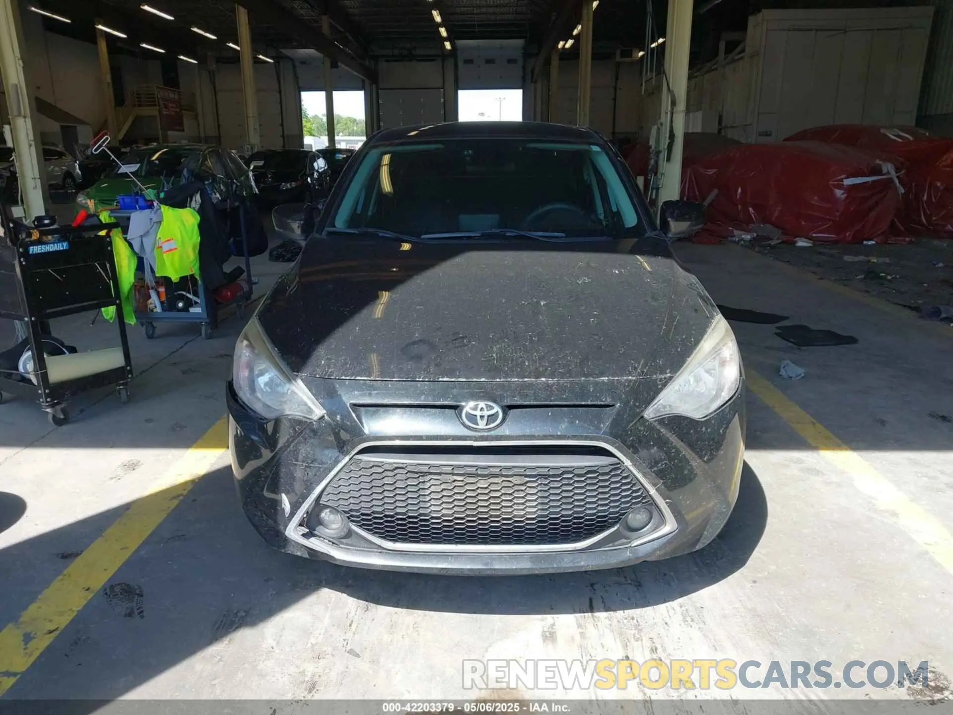 12 Photograph of a damaged car 3MYDLBYV7KY521585 TOYOTA YARIS 2019