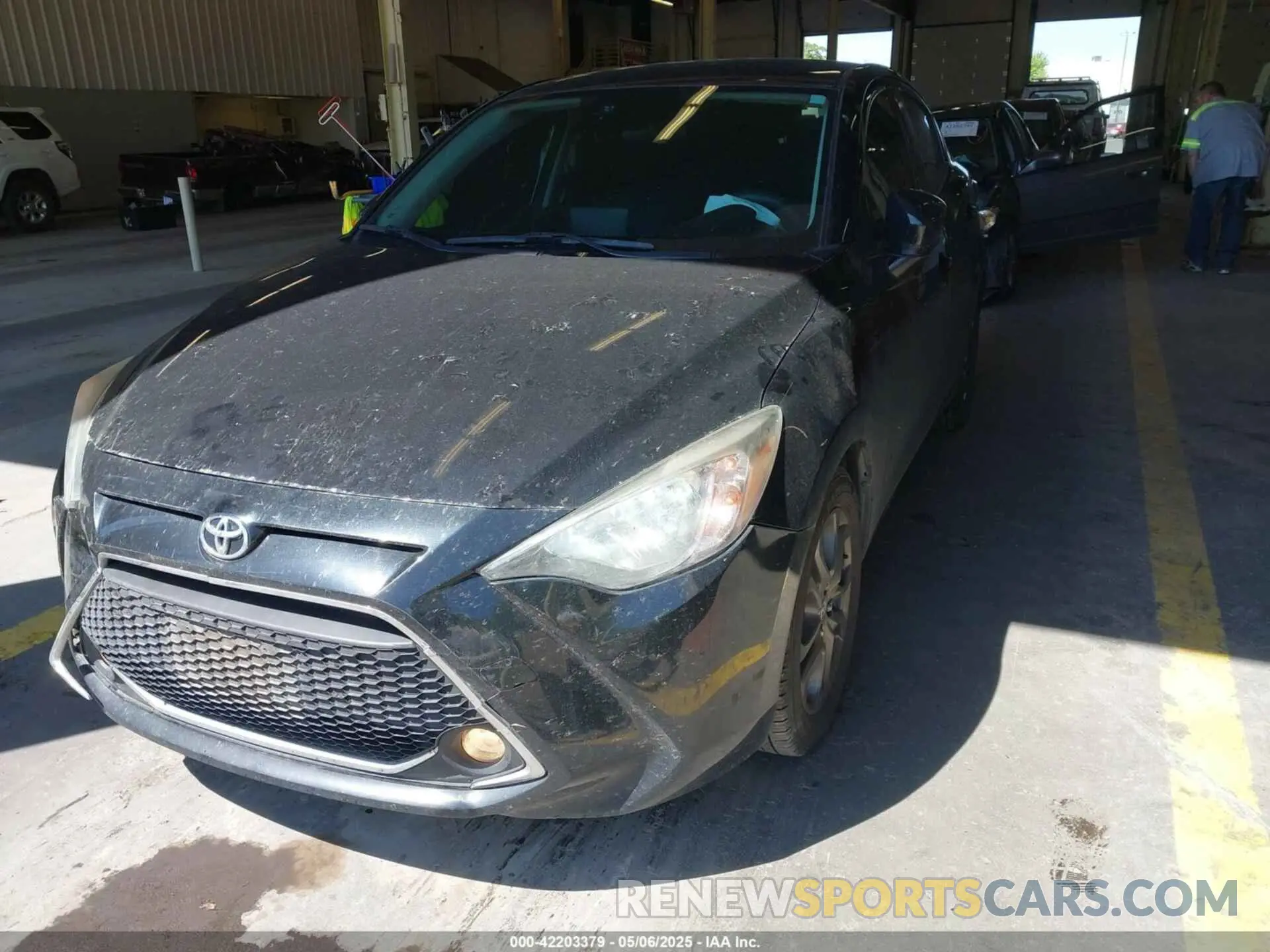 6 Photograph of a damaged car 3MYDLBYV7KY521585 TOYOTA YARIS 2019