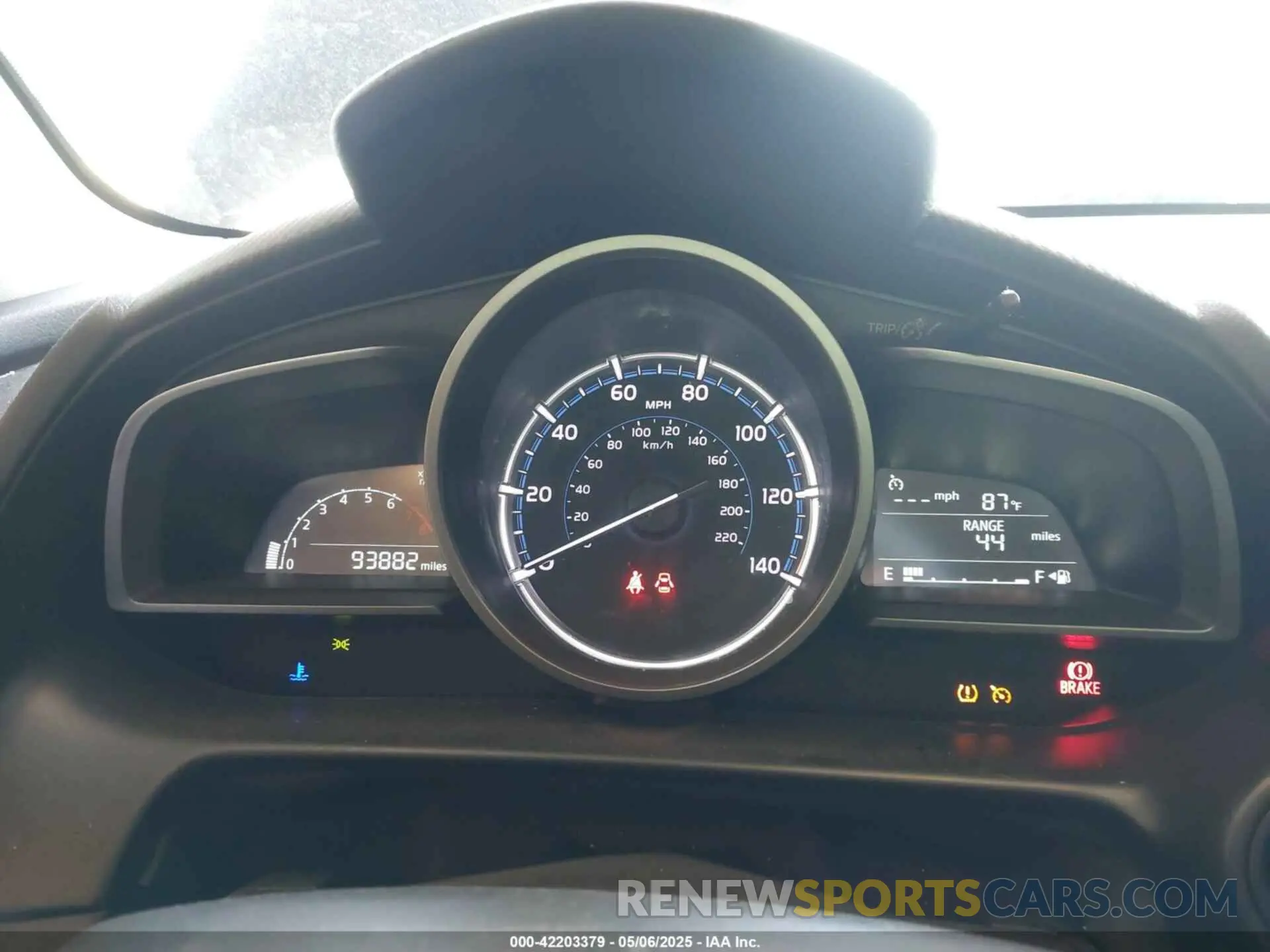 7 Photograph of a damaged car 3MYDLBYV7KY521585 TOYOTA YARIS 2019