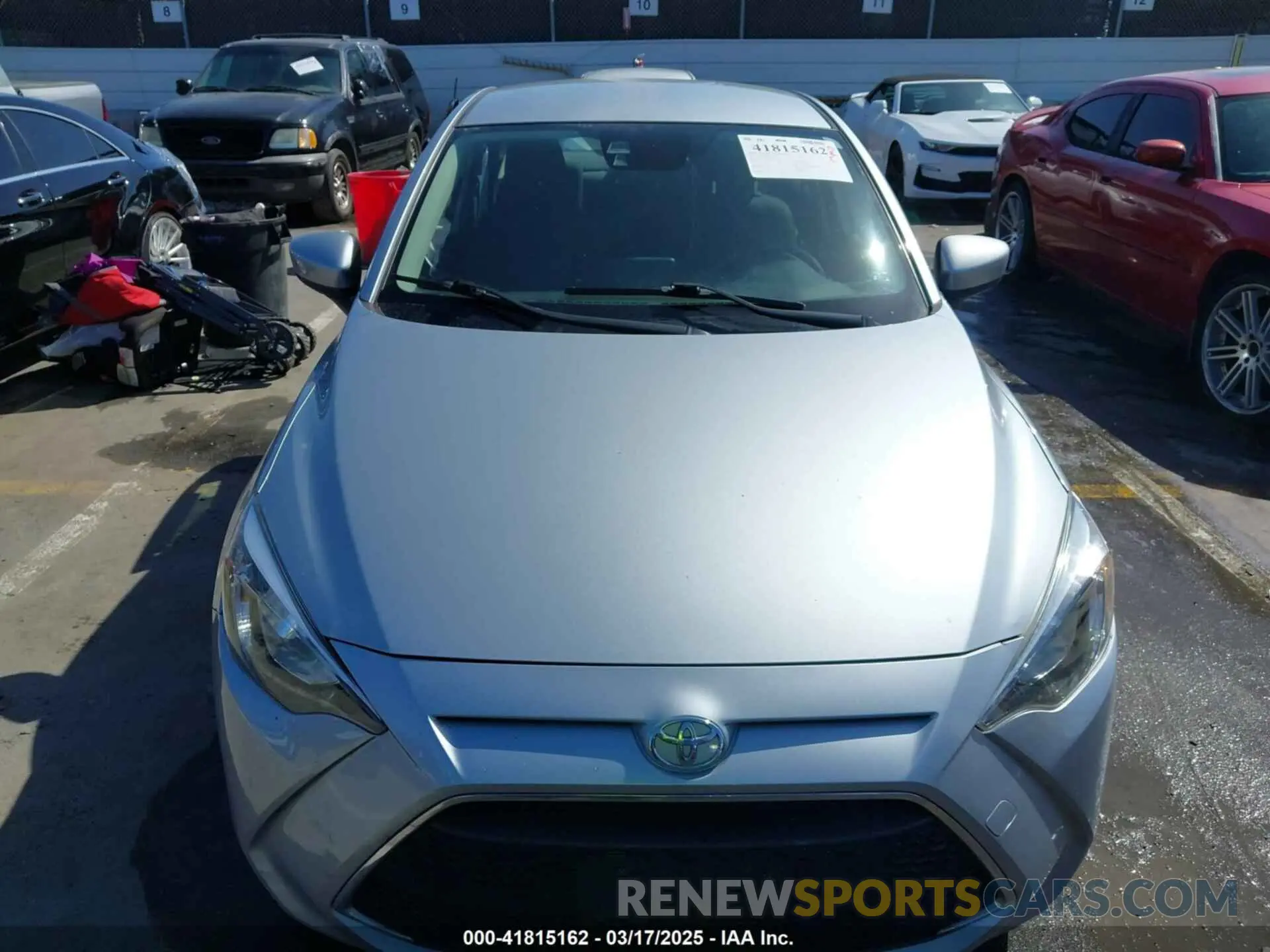 11 Photograph of a damaged car 3MYDLBYV7KY525880 TOYOTA YARIS 2019