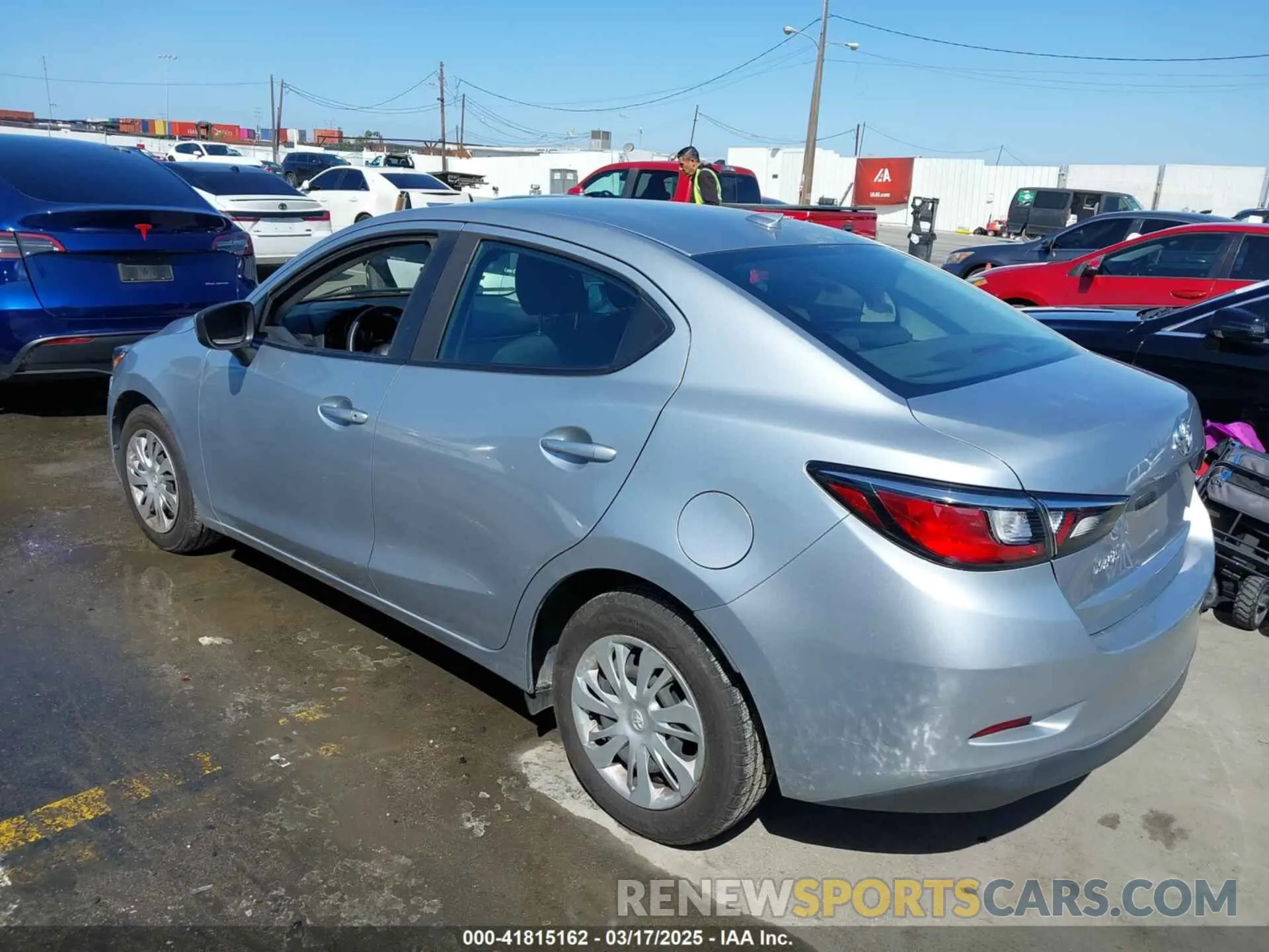 3 Photograph of a damaged car 3MYDLBYV7KY525880 TOYOTA YARIS 2019