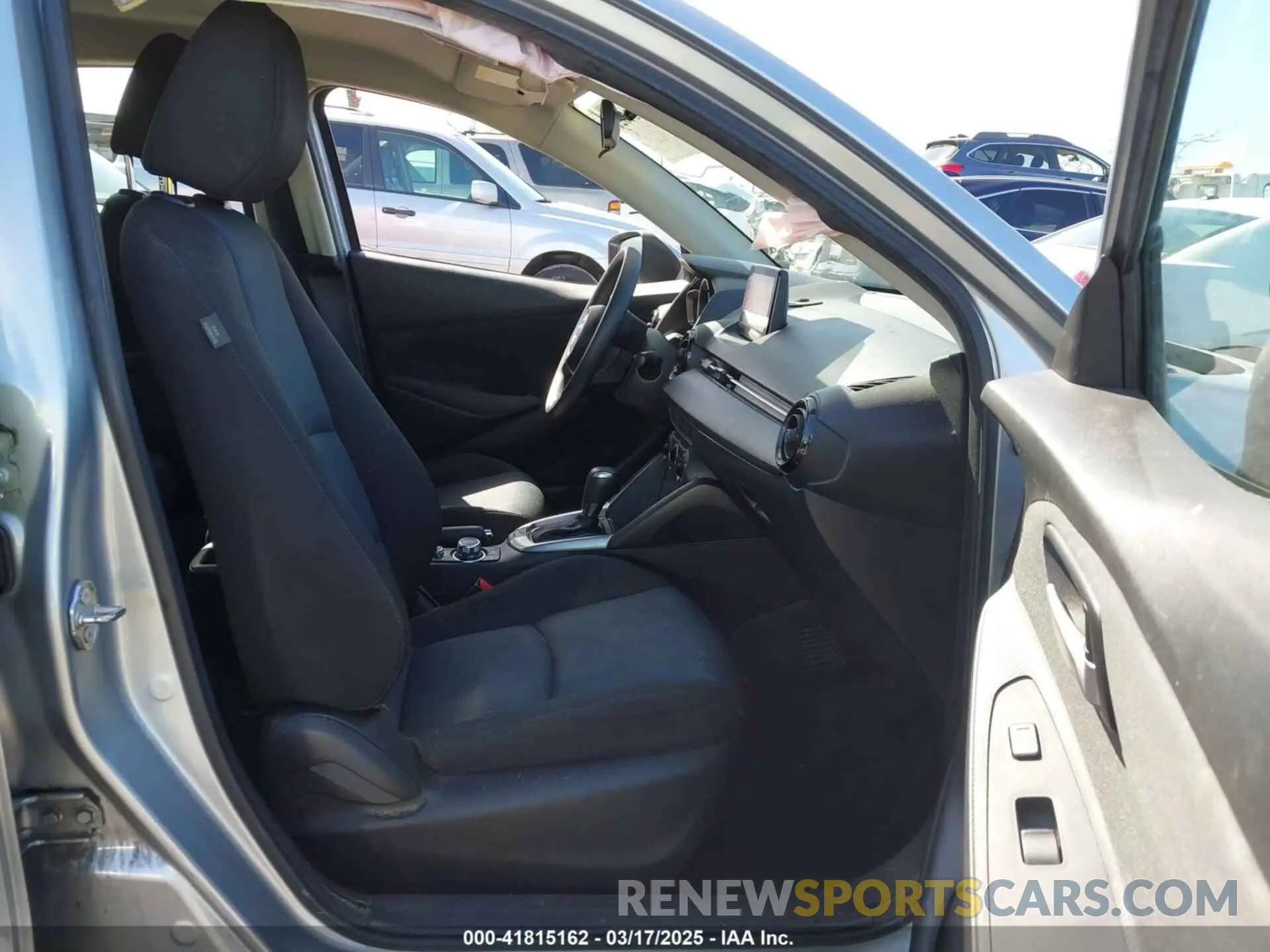 5 Photograph of a damaged car 3MYDLBYV7KY525880 TOYOTA YARIS 2019