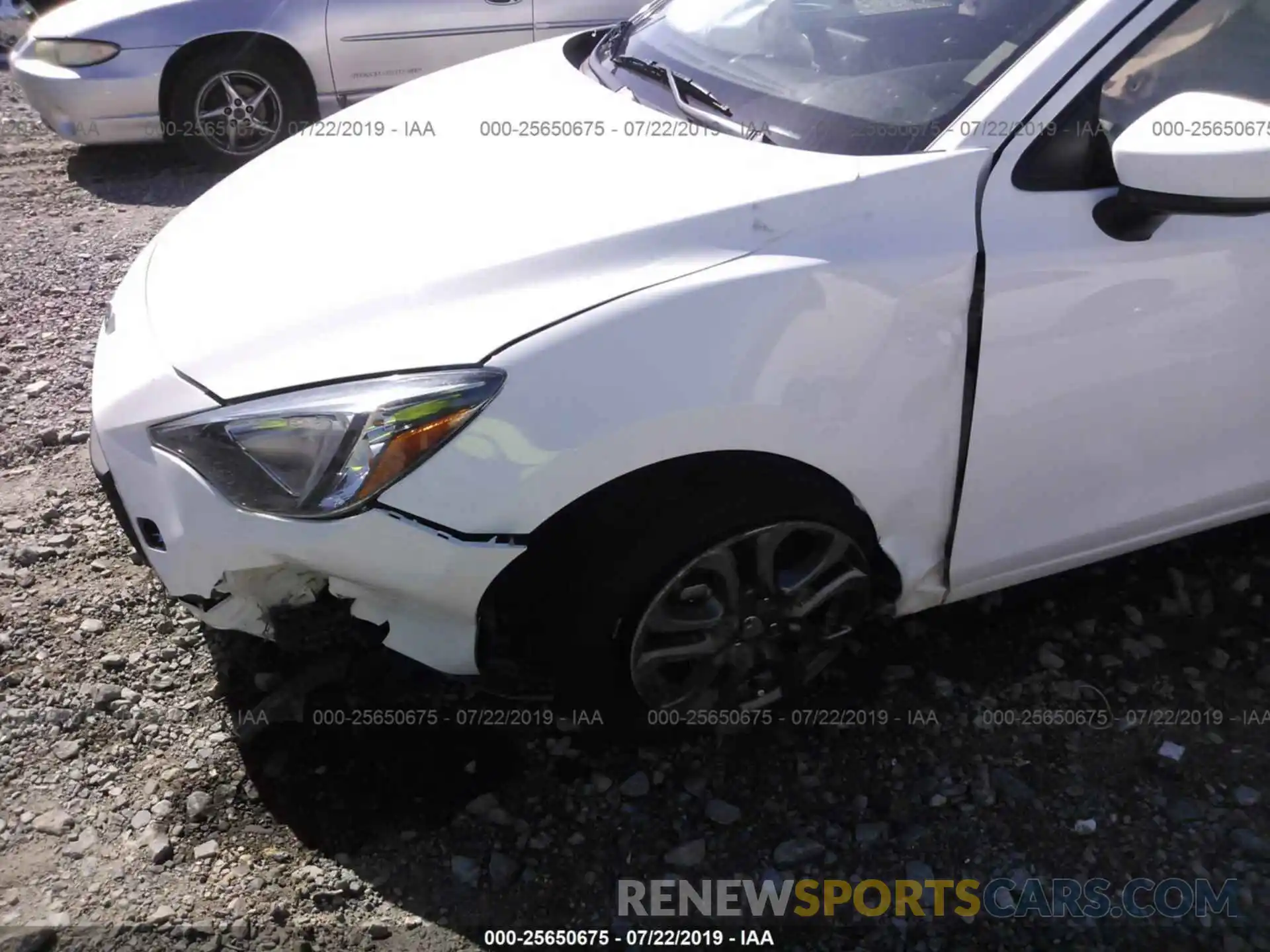 6 Photograph of a damaged car 3MYDLBYV8KY501684 TOYOTA YARIS 2019