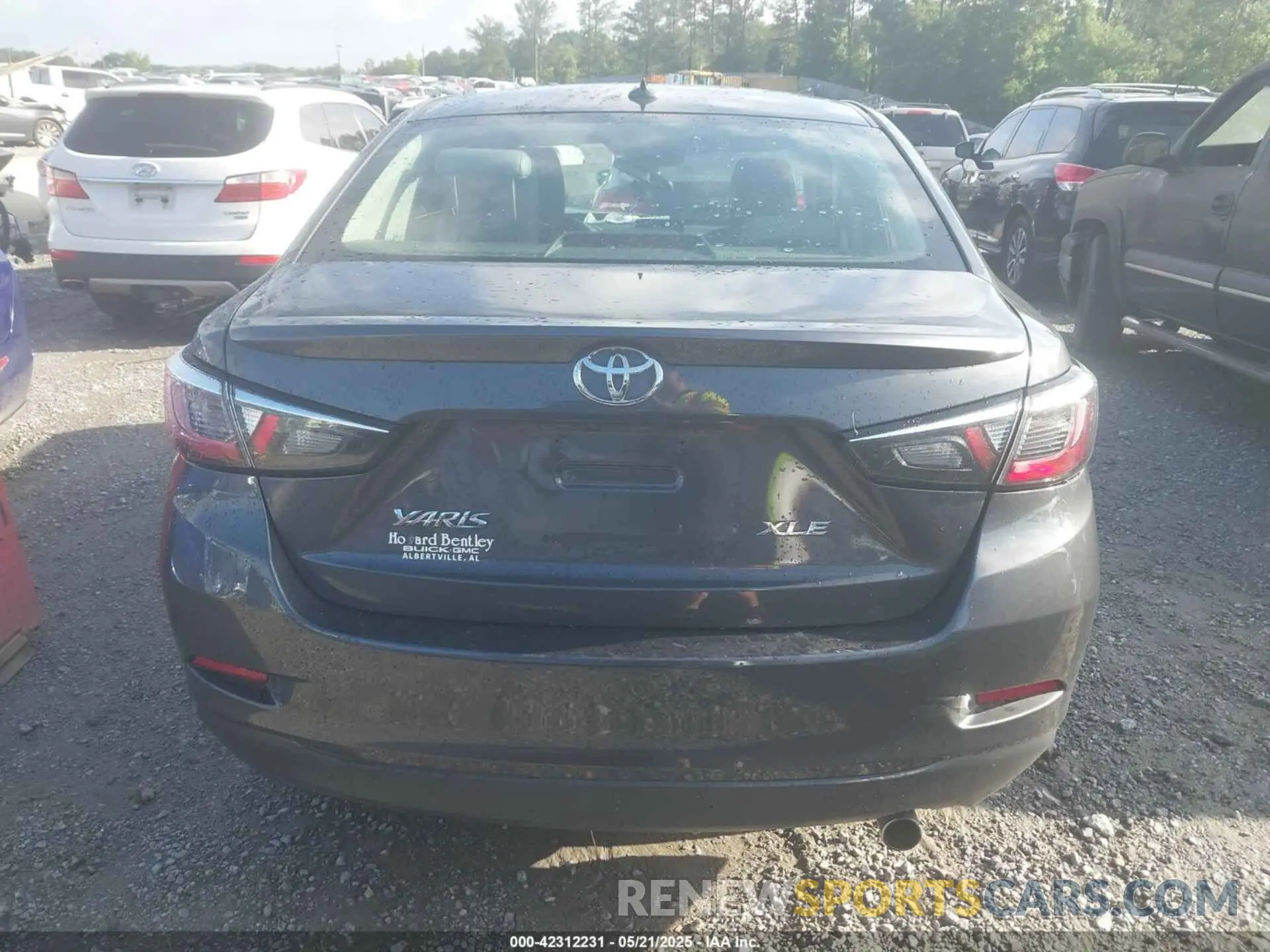 16 Photograph of a damaged car 3MYDLBYV8KY515505 TOYOTA YARIS 2019