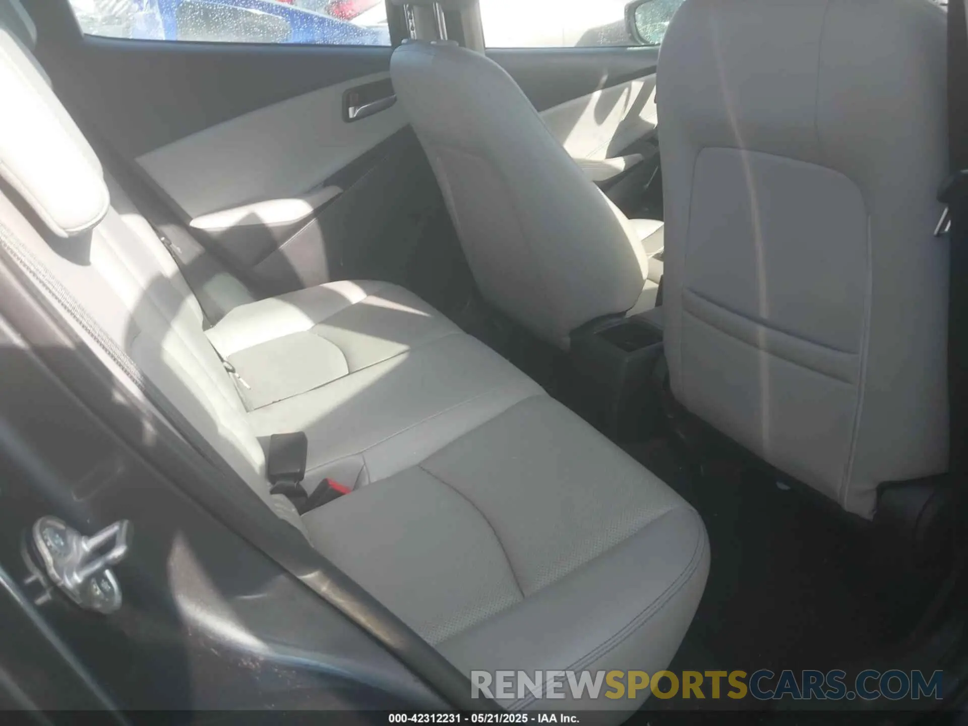 8 Photograph of a damaged car 3MYDLBYV8KY515505 TOYOTA YARIS 2019