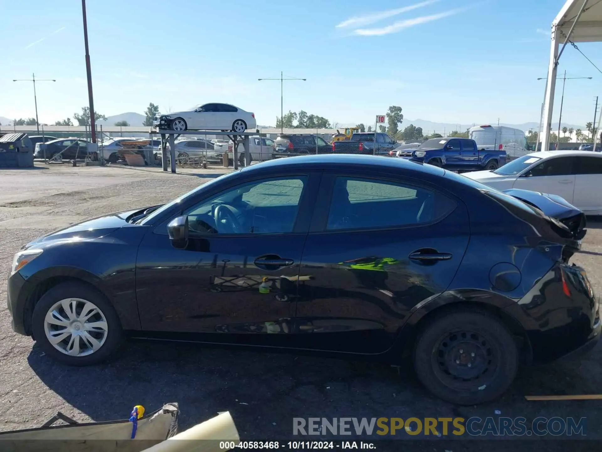 14 Photograph of a damaged car 3MYDLBYV8KY517822 TOYOTA YARIS 2019